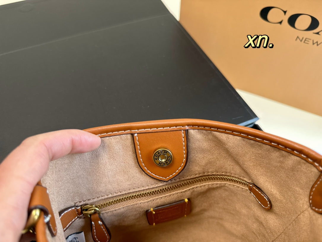 Co-BAG557
