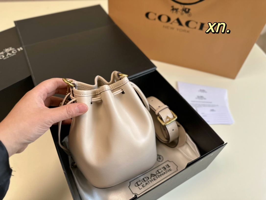 Co-BAG558