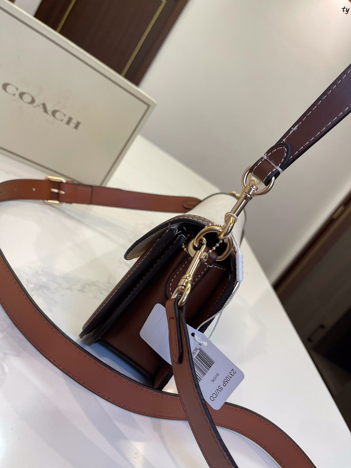 Co-BAG560