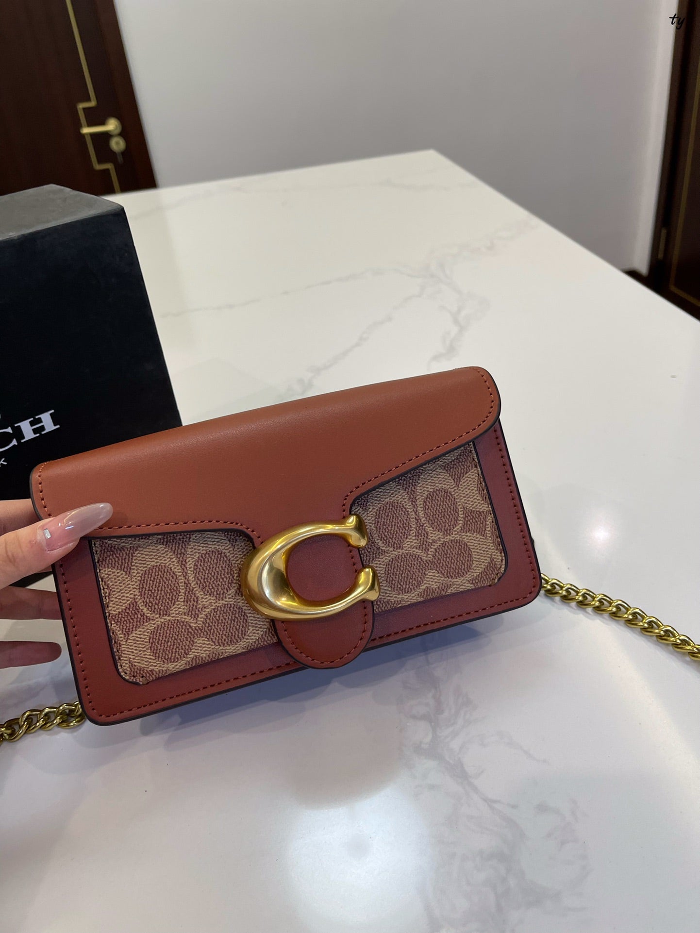 Co-BAG563
