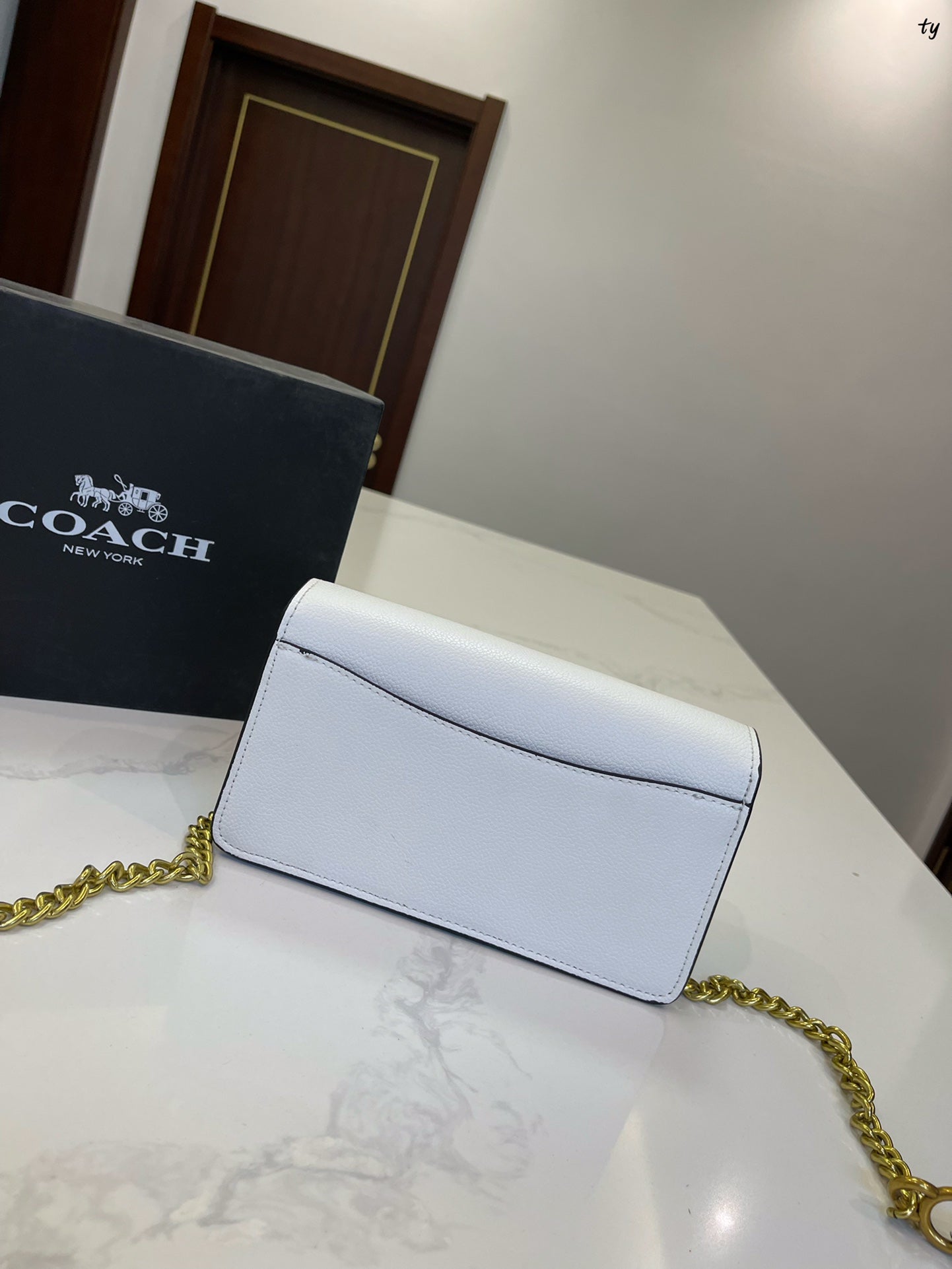 Co-BAG563