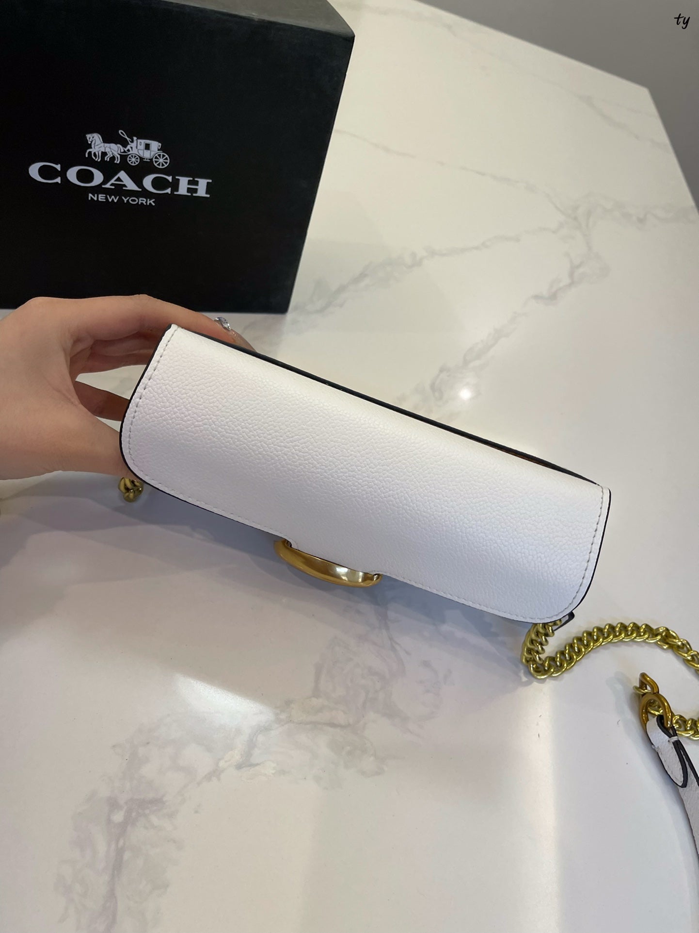 Co-BAG563