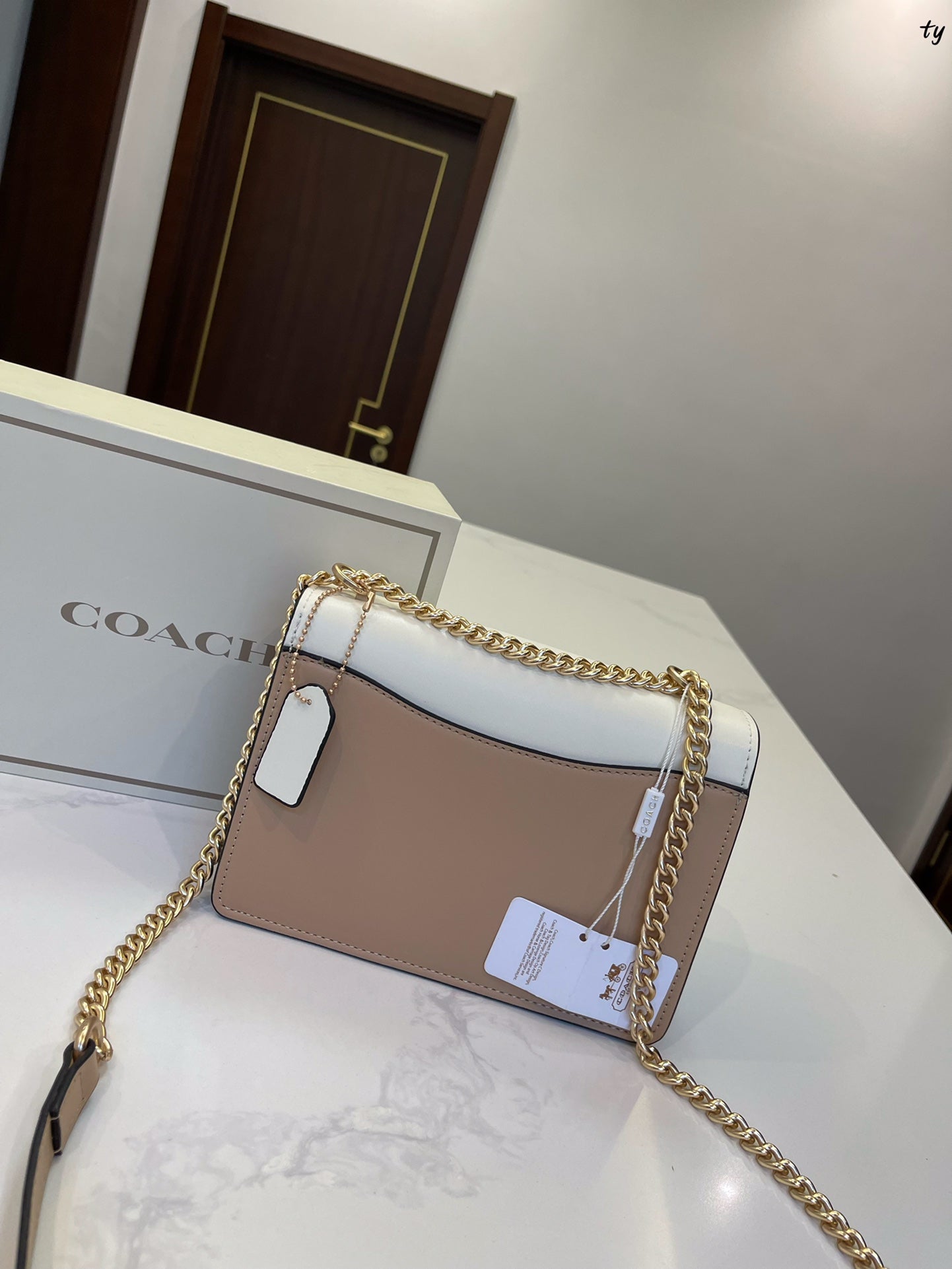 Co-BAG564