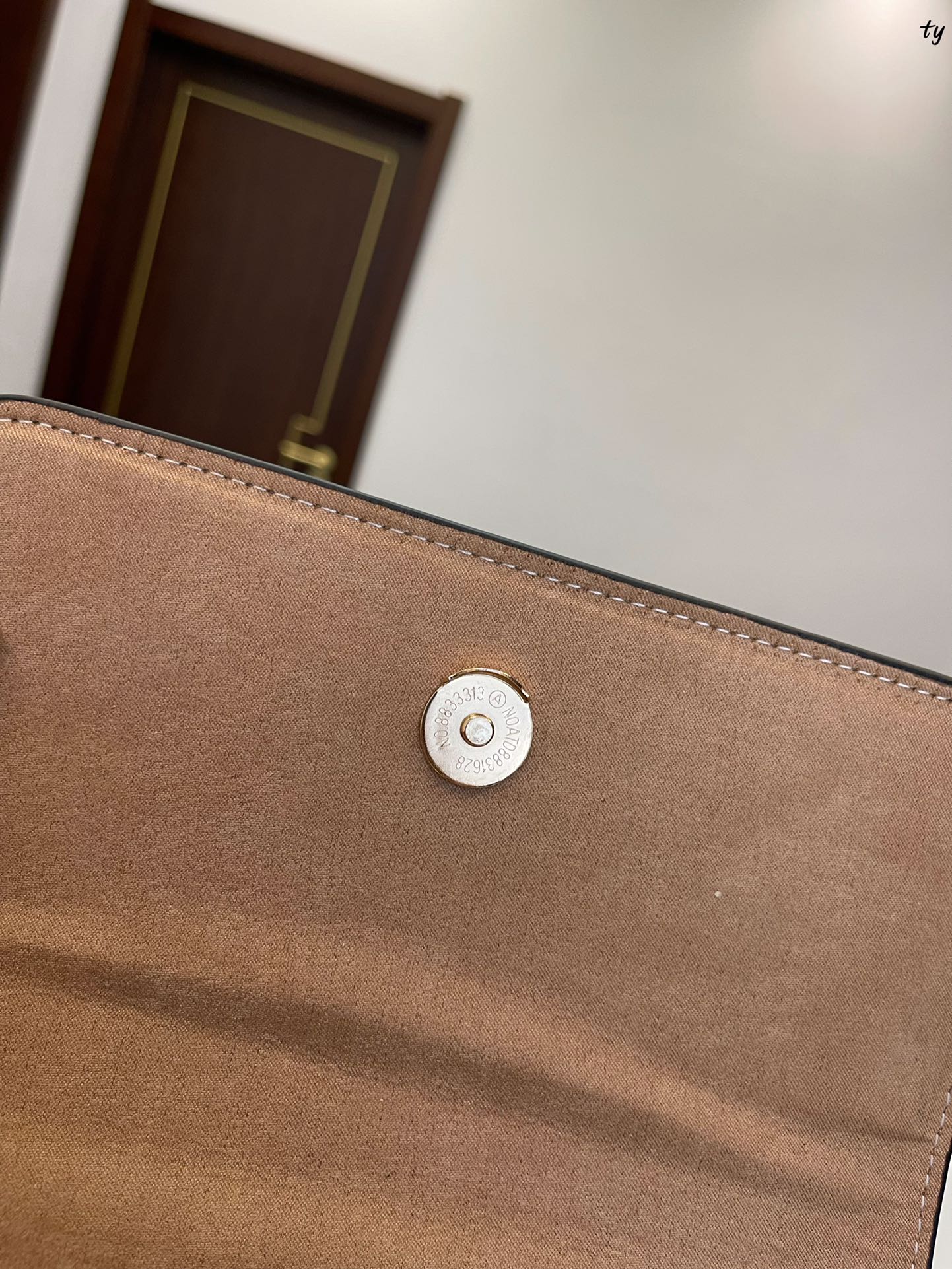 Co-BAG564