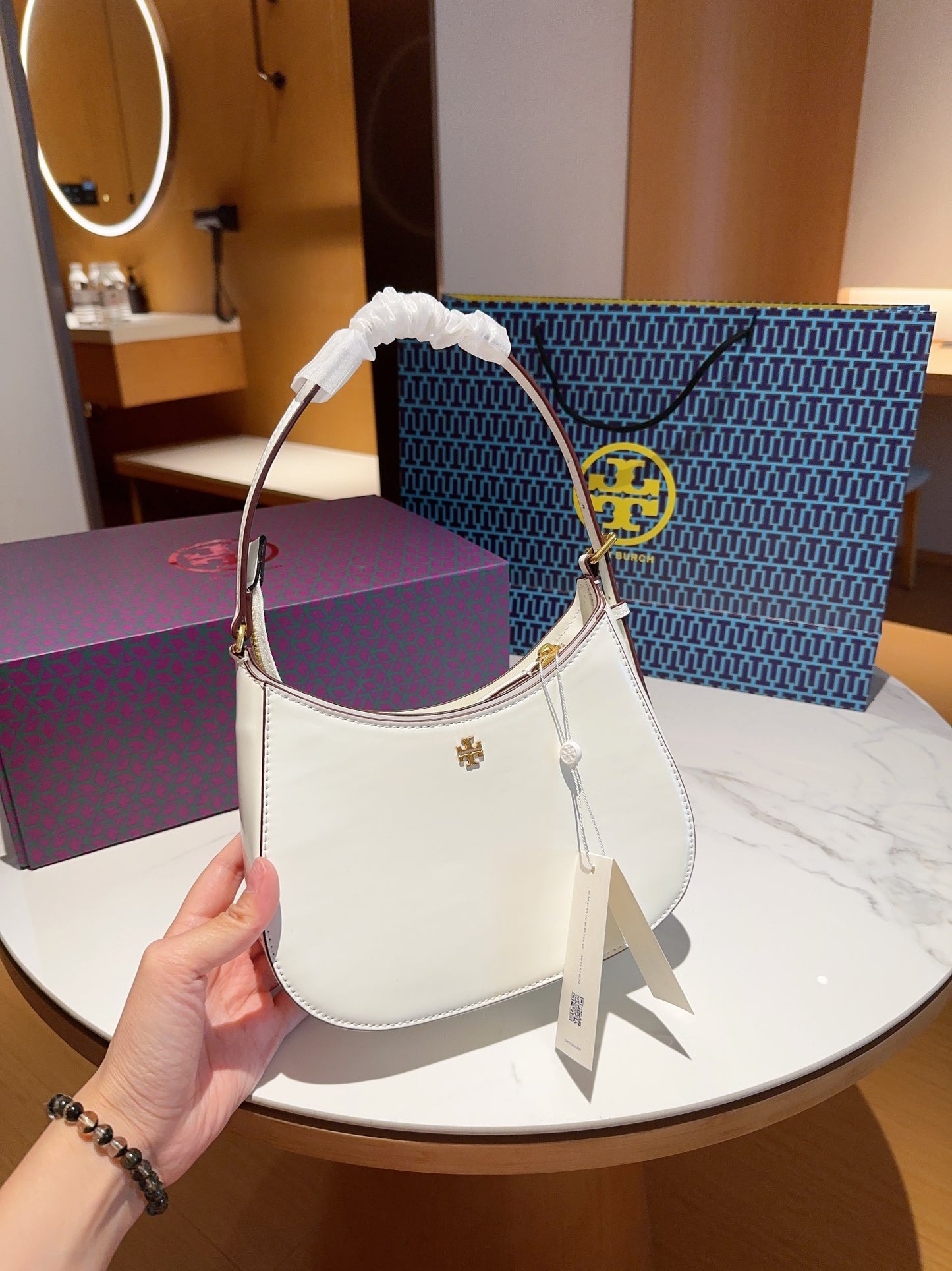 TB-052BAG