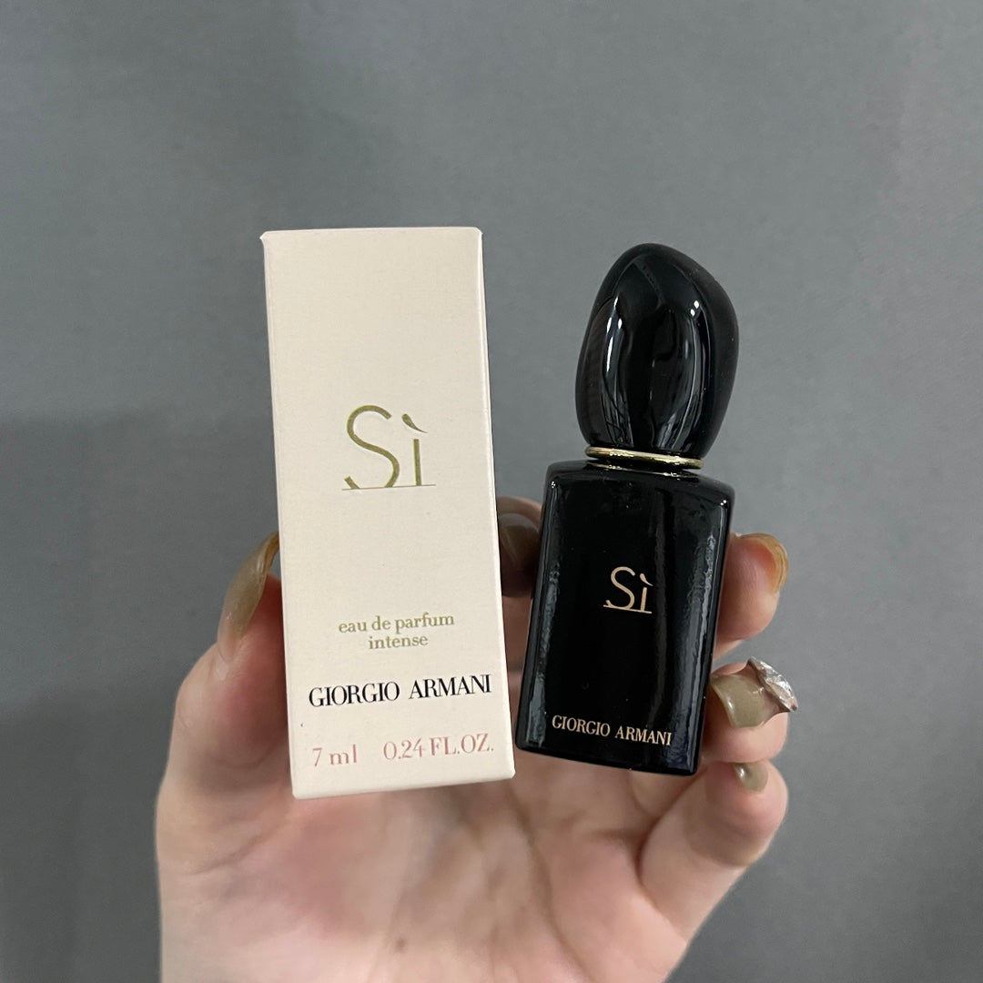 Armani-33