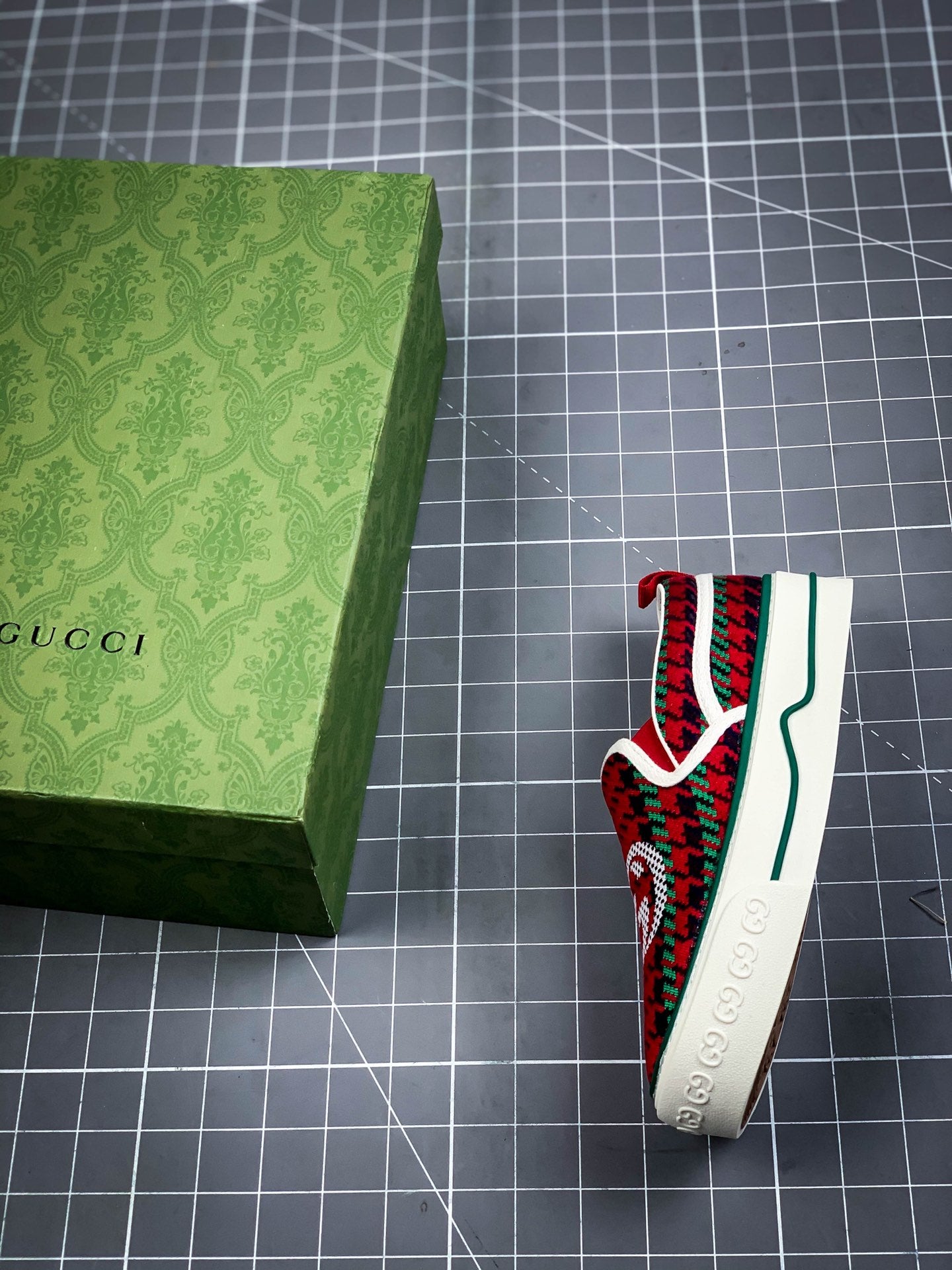 Gucci -096Shoes