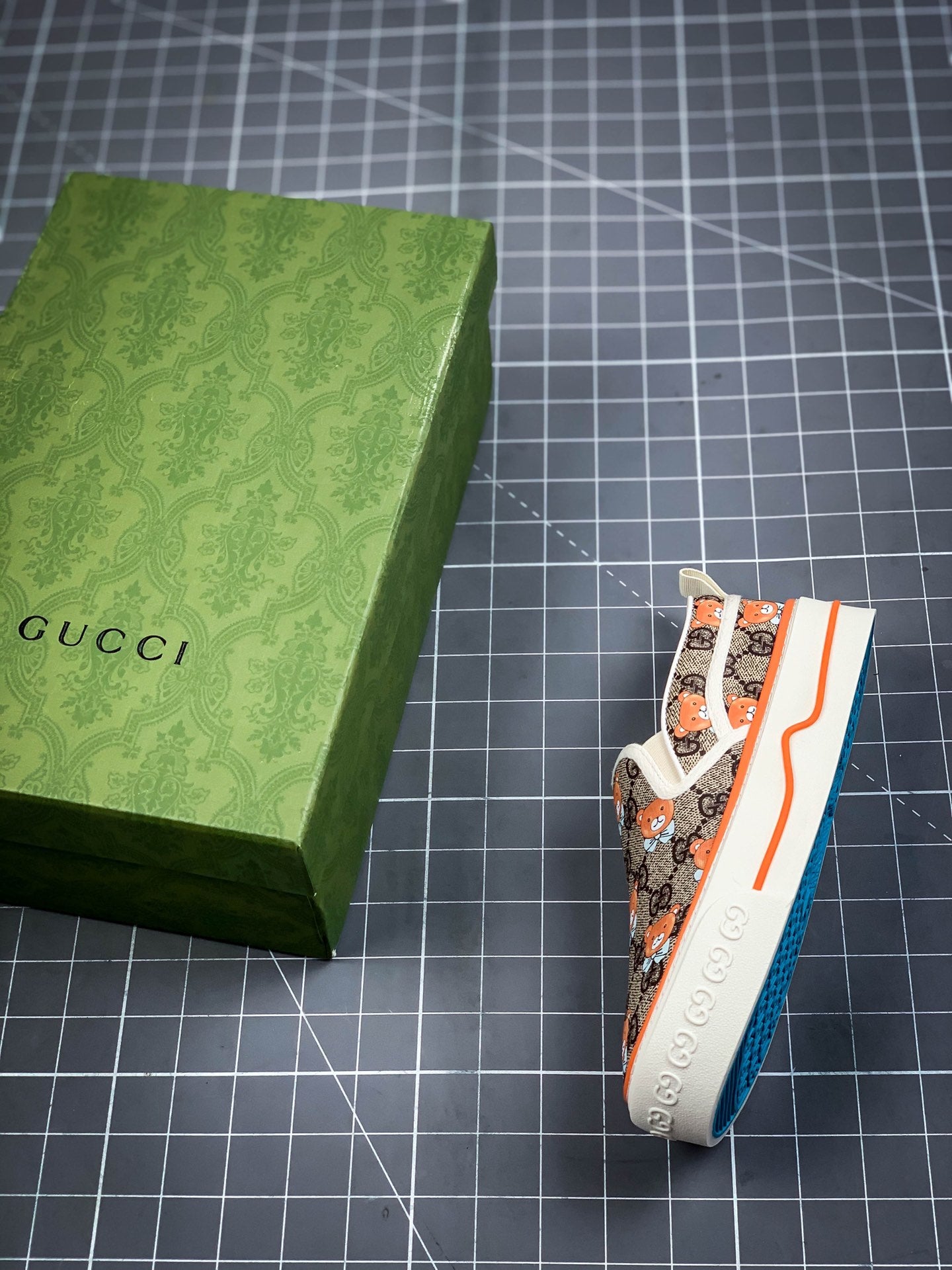 Gucci -097Shoes