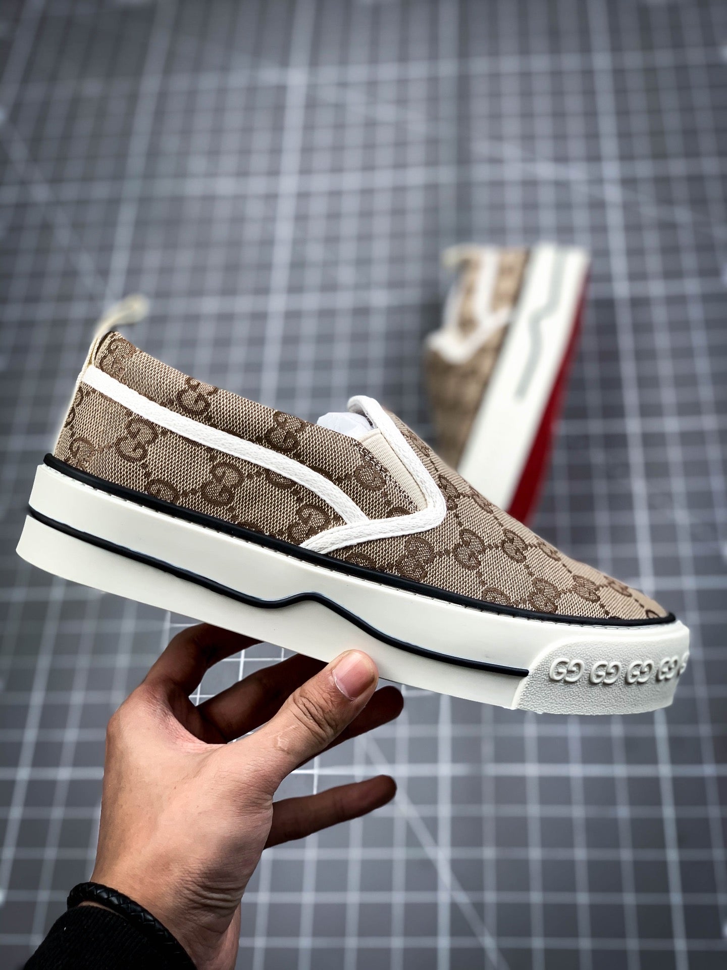 Gucci -098Shoes