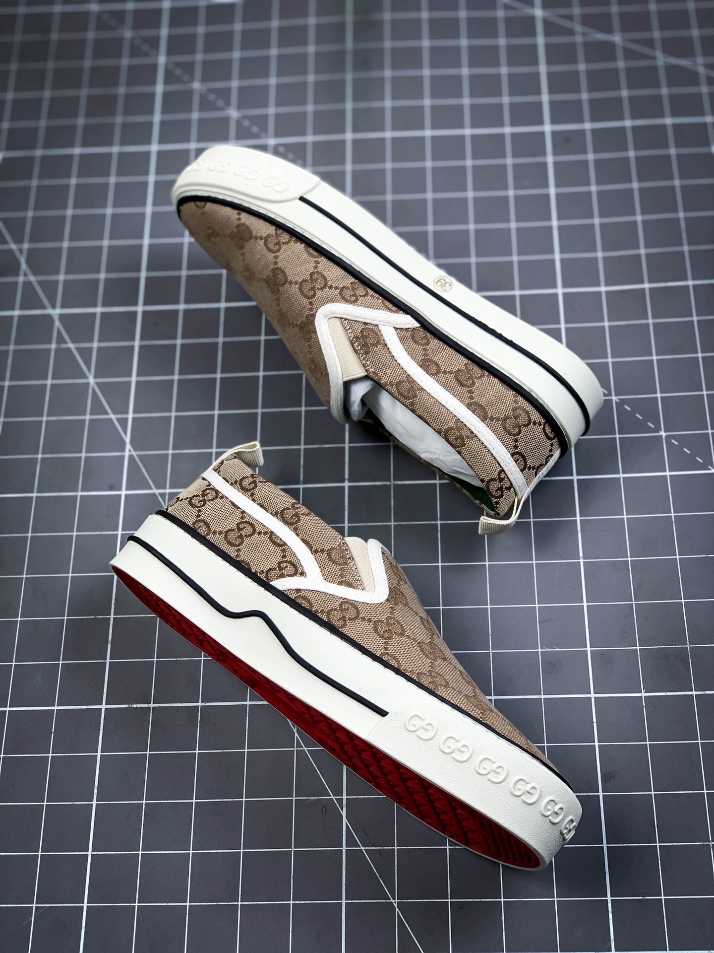 Gucci -098Shoes