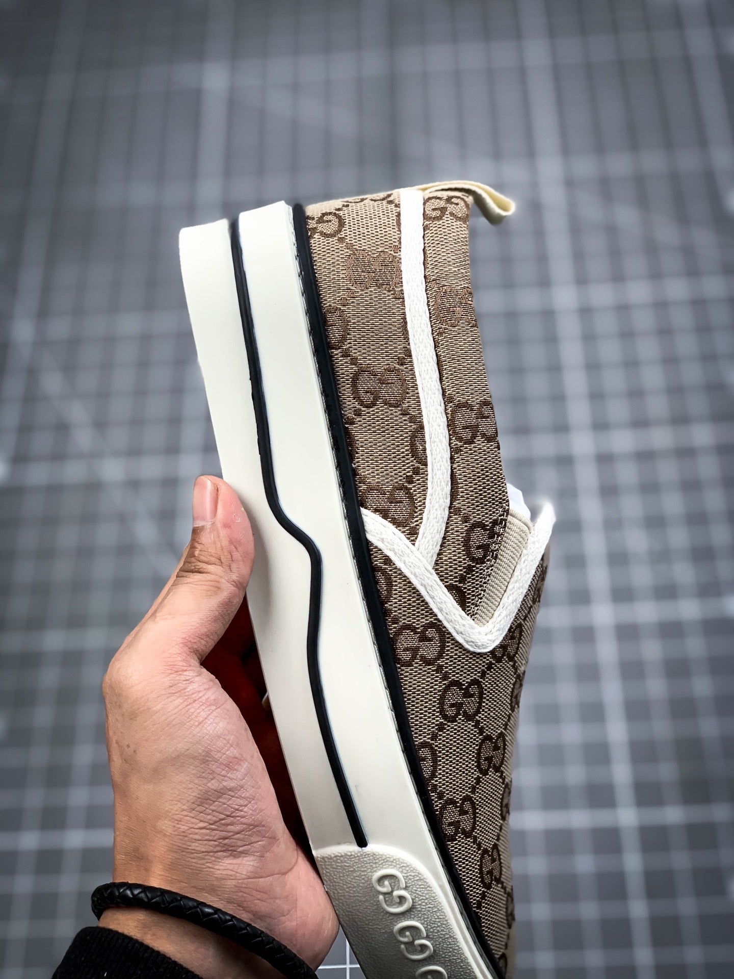 Gucci -098Shoes