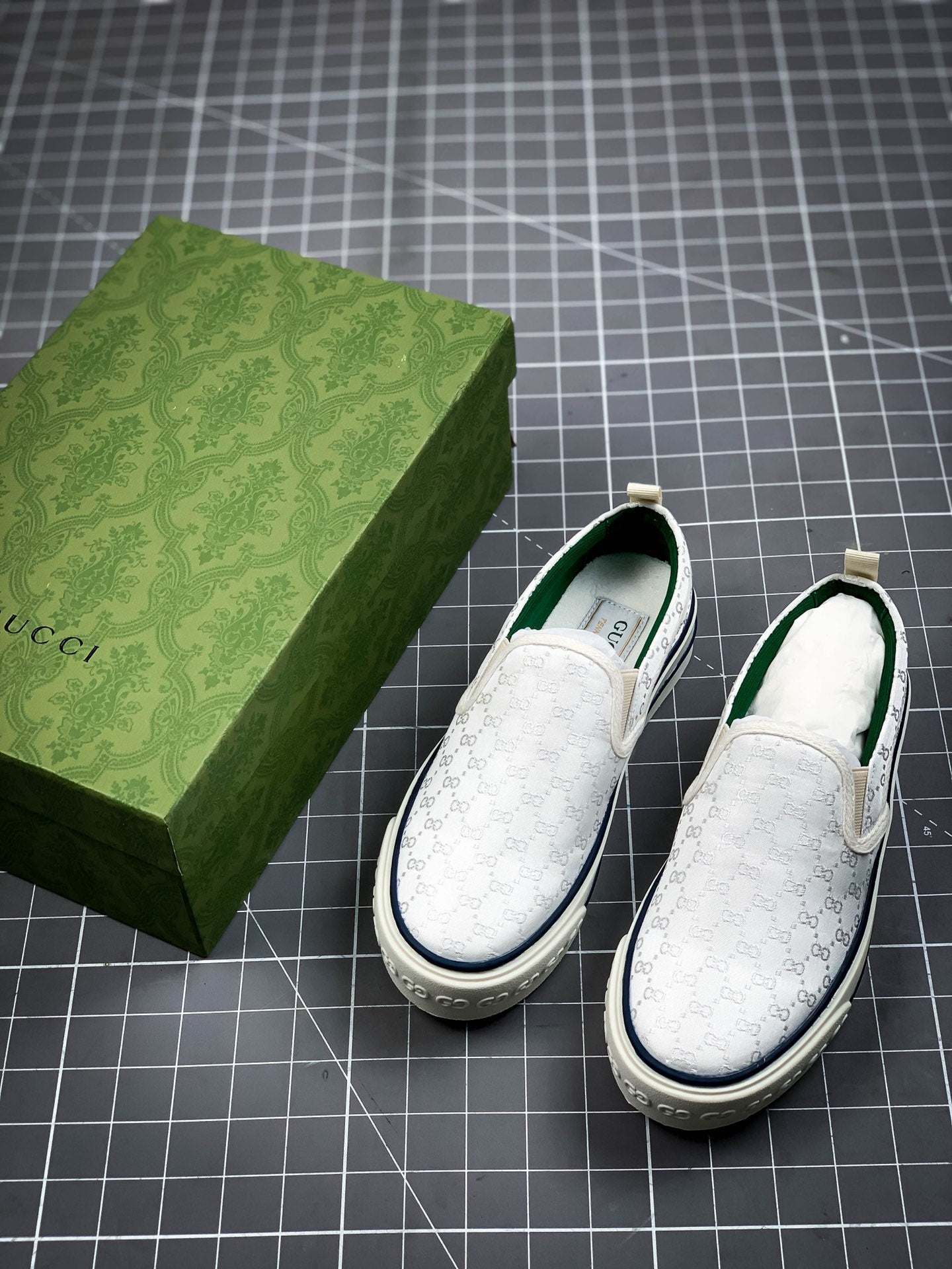 Gucci -095Shoes