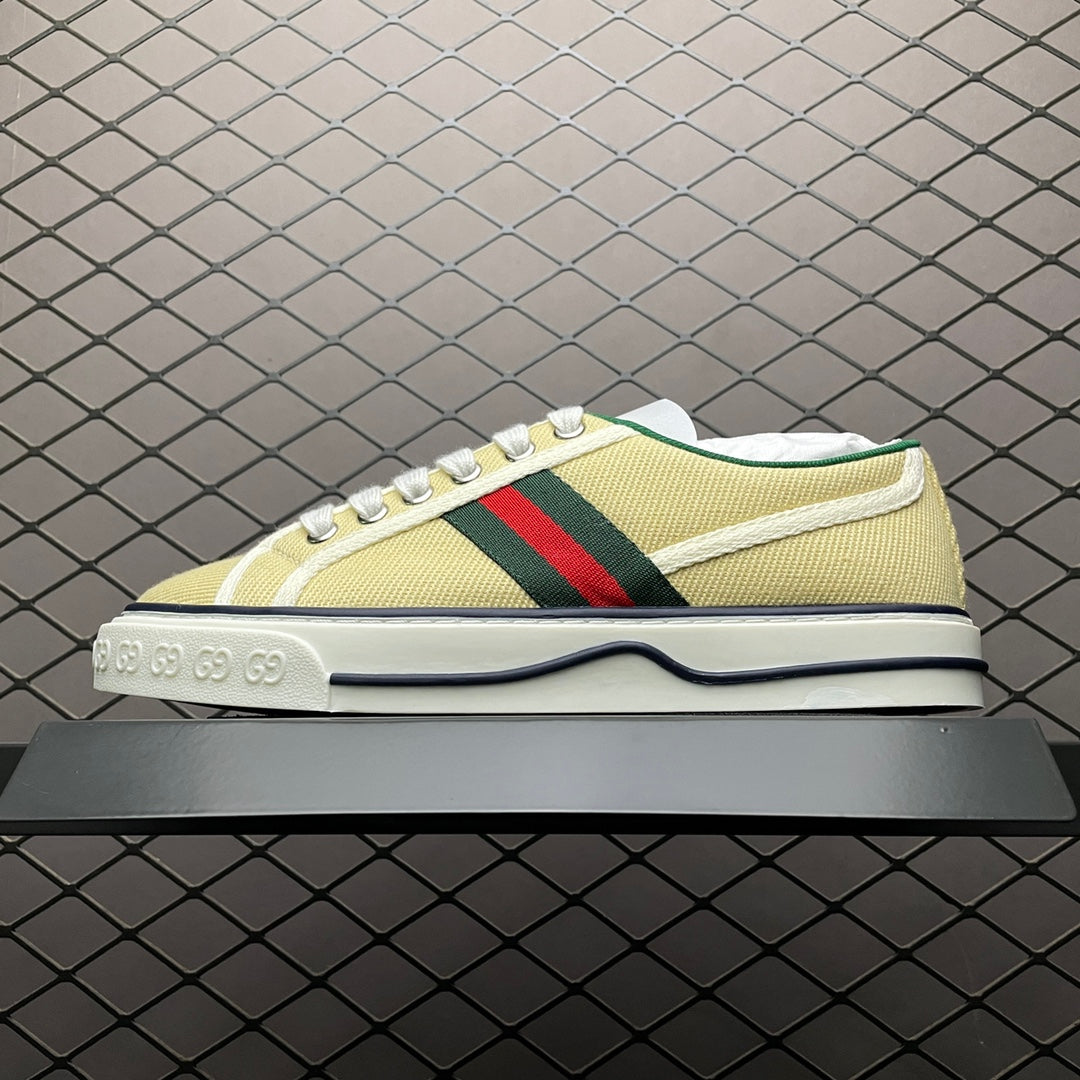 Gucci -085Shoes