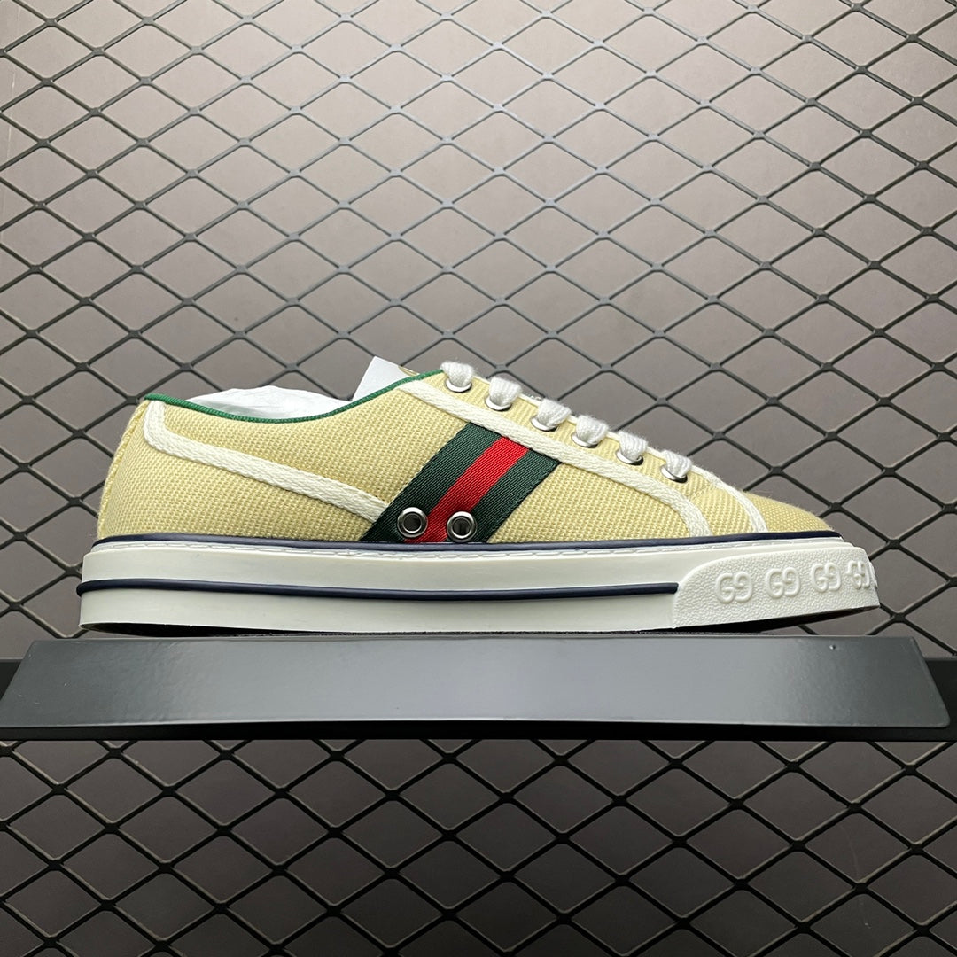 Gucci -085Shoes