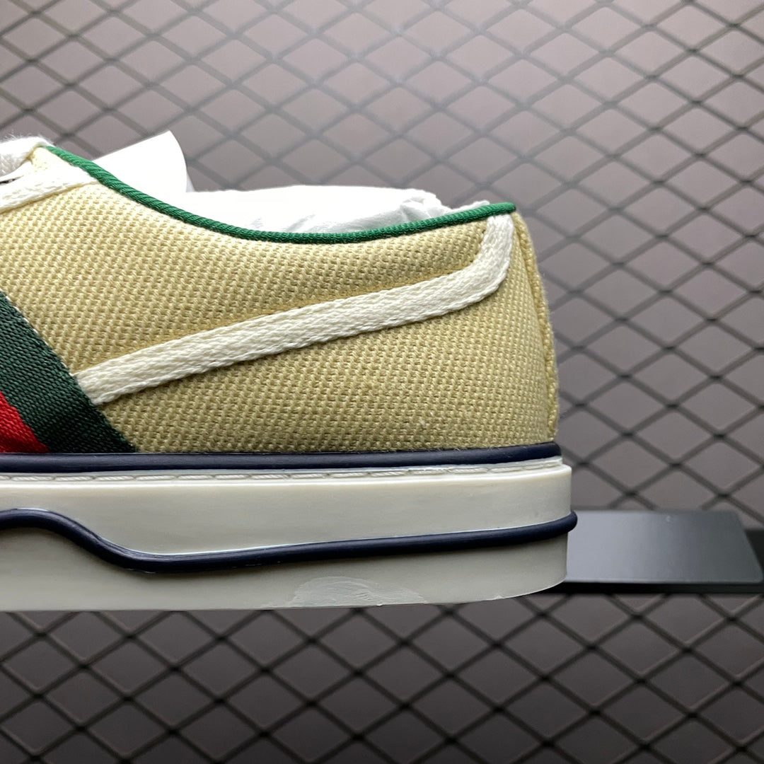 Gucci -085Shoes