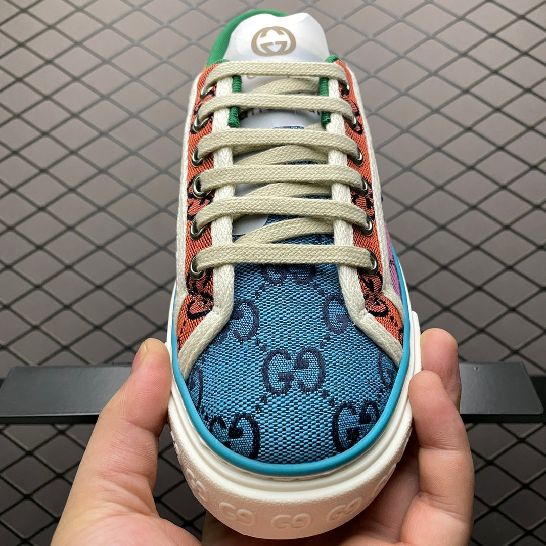 Gucci -084Shoes