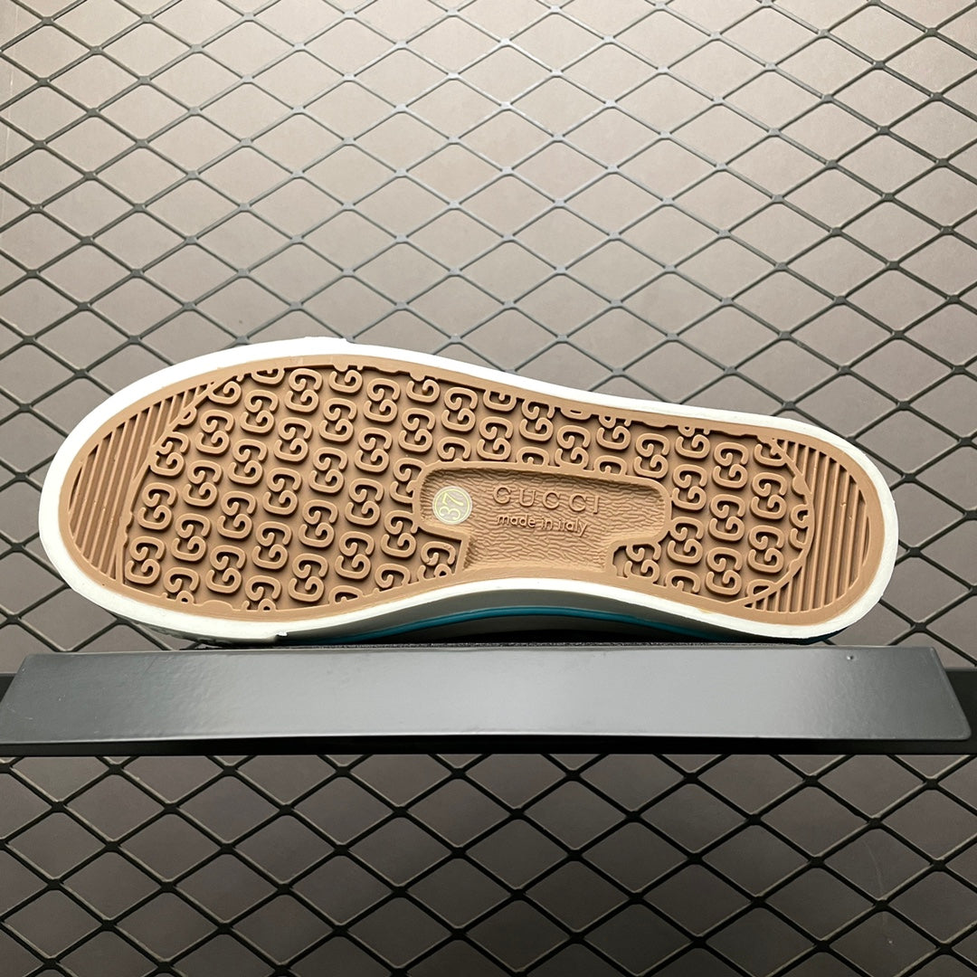 Gucci -084Shoes