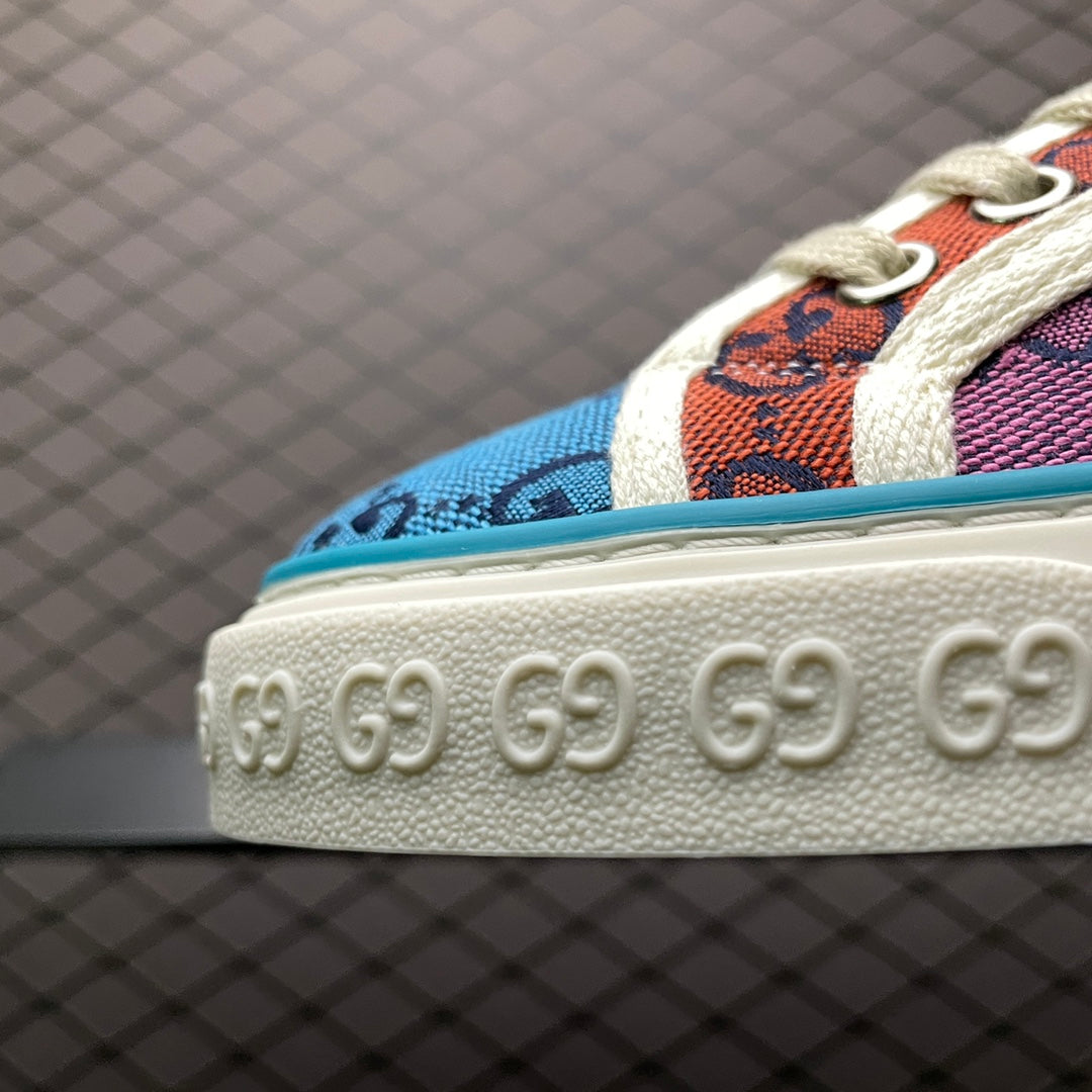 Gucci -084Shoes