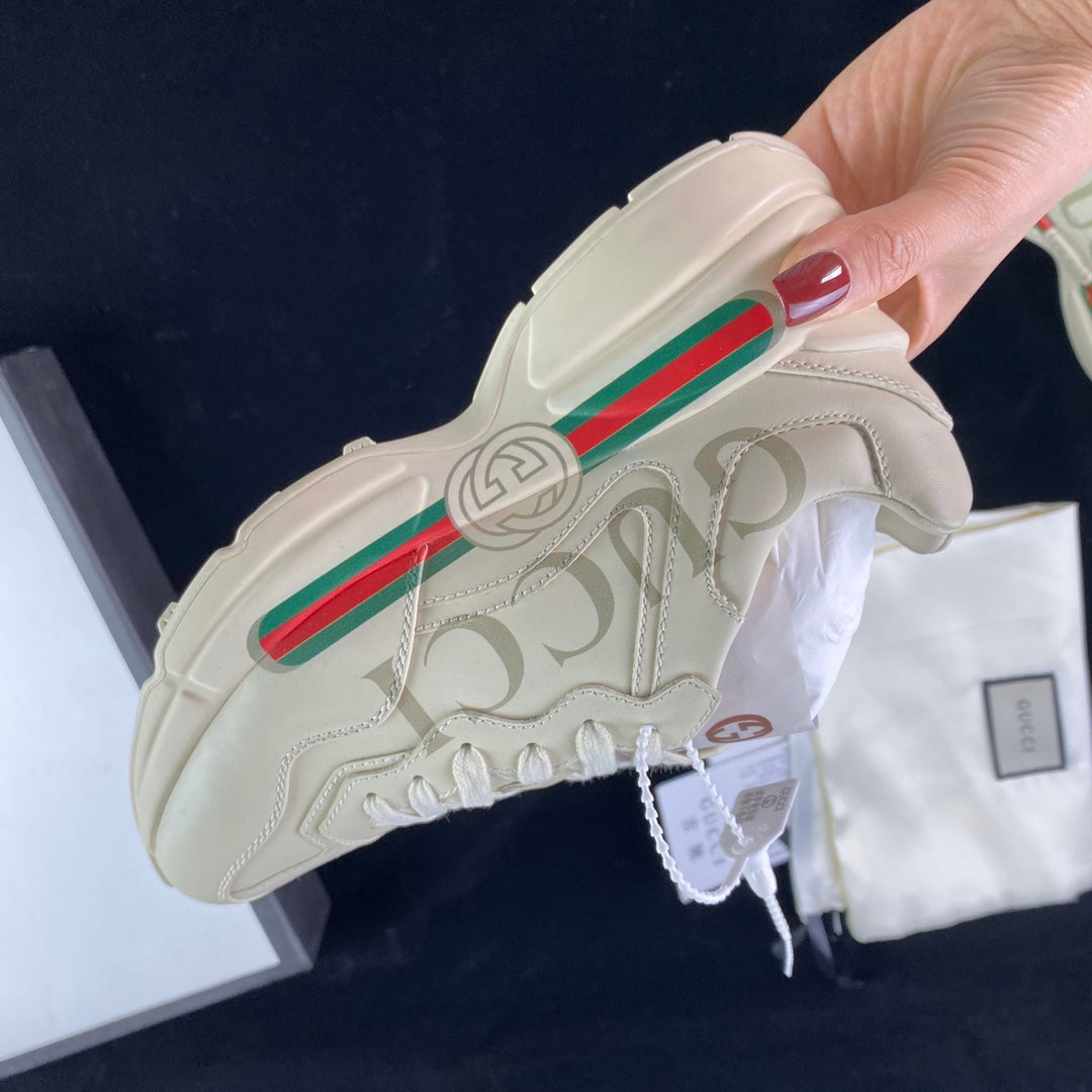 Gucci-082Shoes