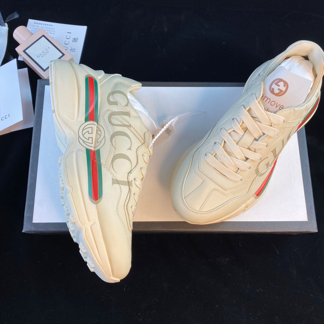 Gucci-082Shoes