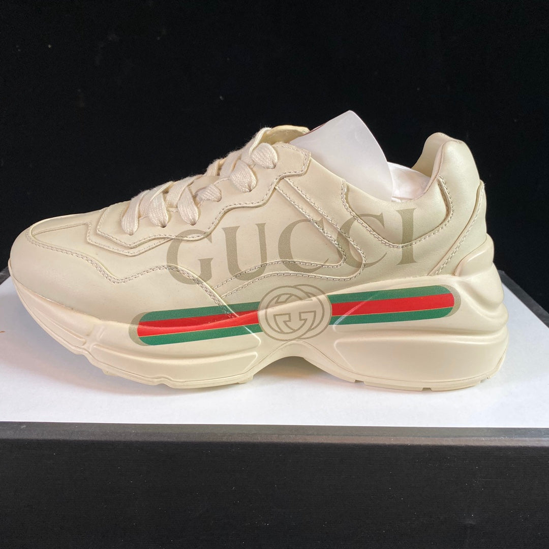 Gucci-082Shoes