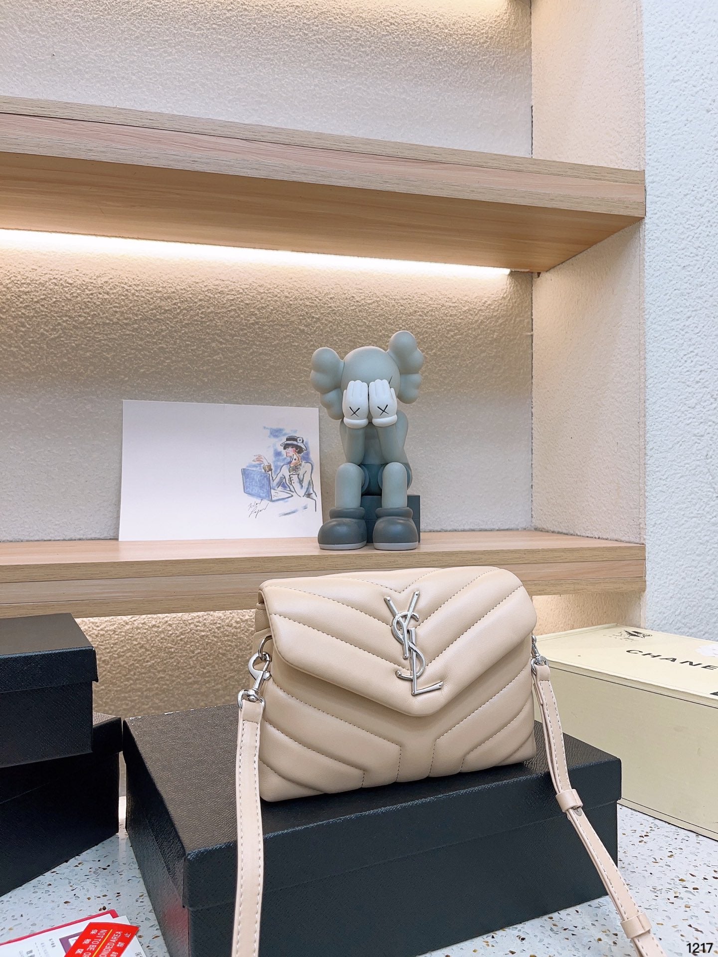 YSL-BAG-137-2