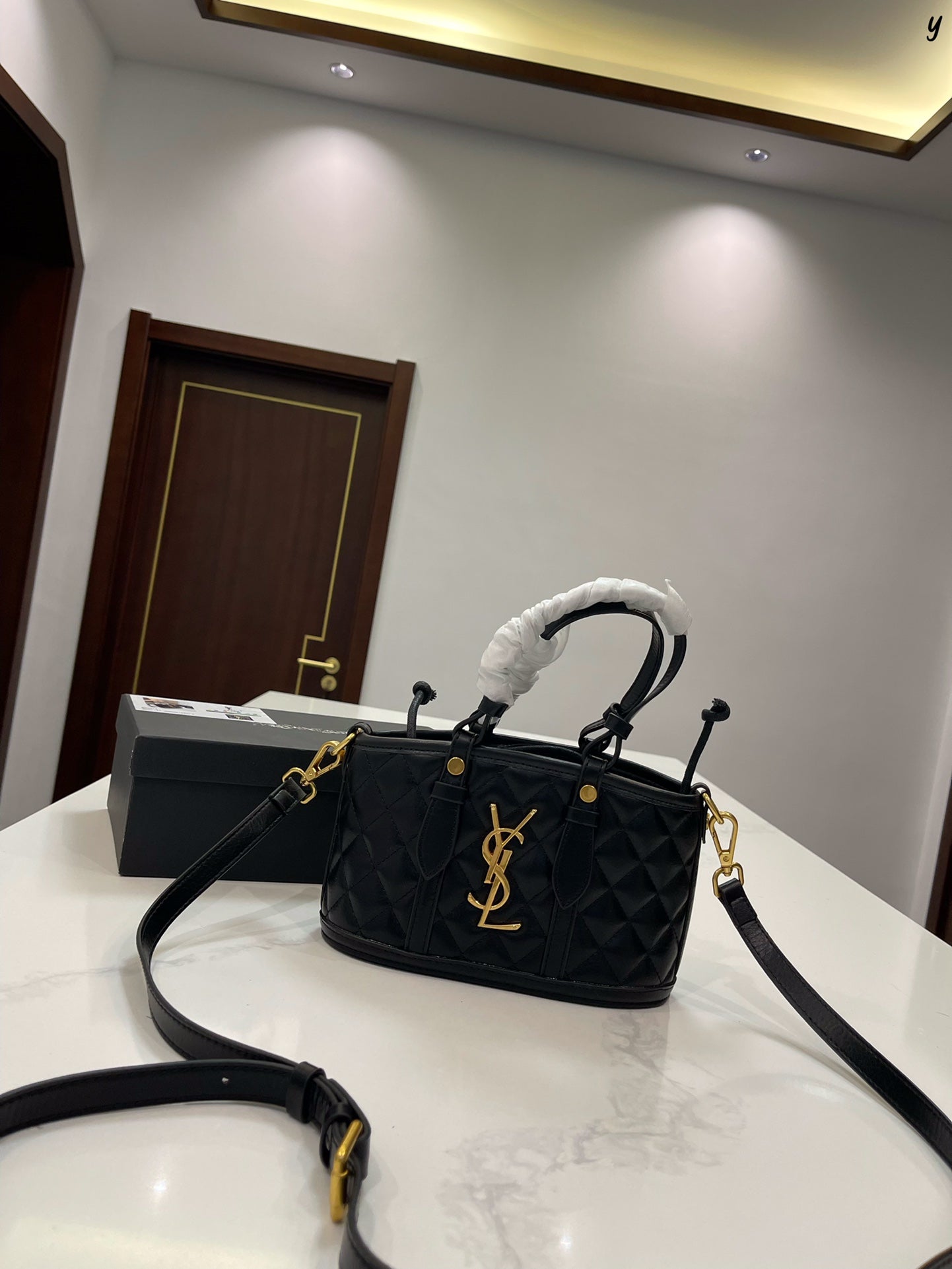 YSL-BAG-682-2