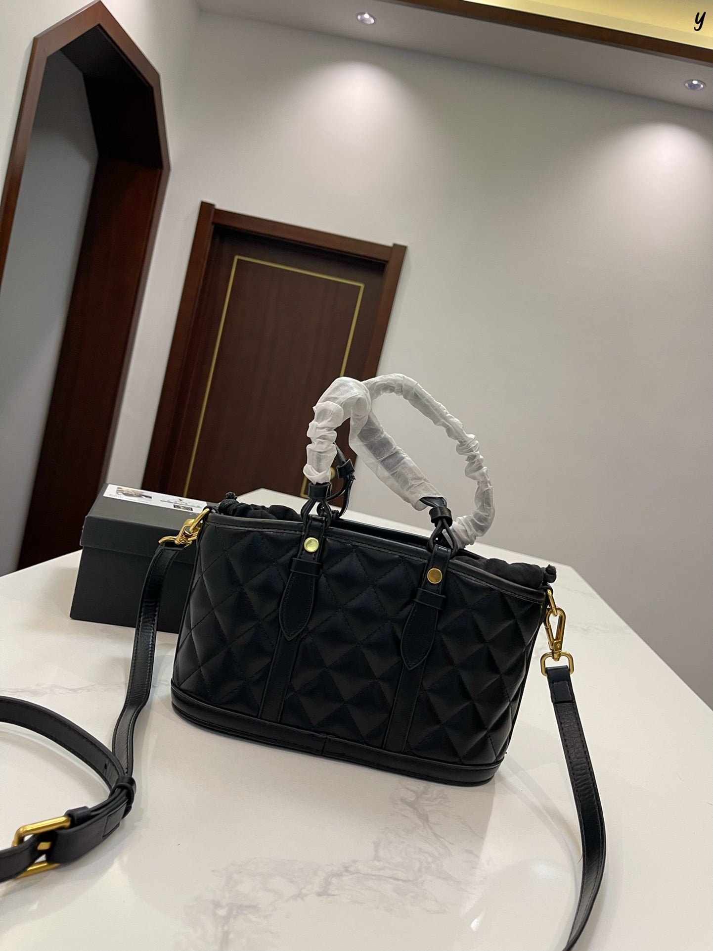 YSL-BAG-682-2