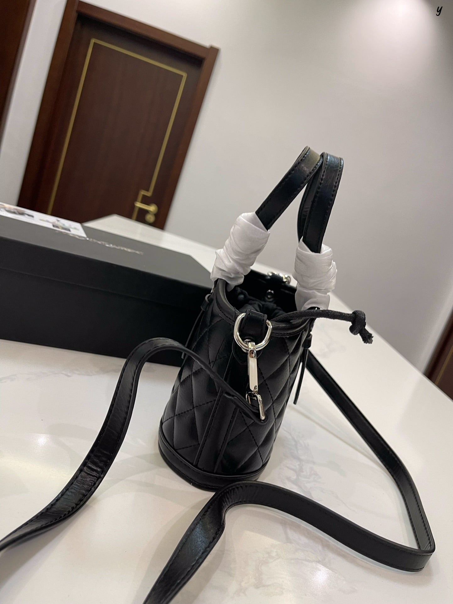 YSL-BAG-682-2
