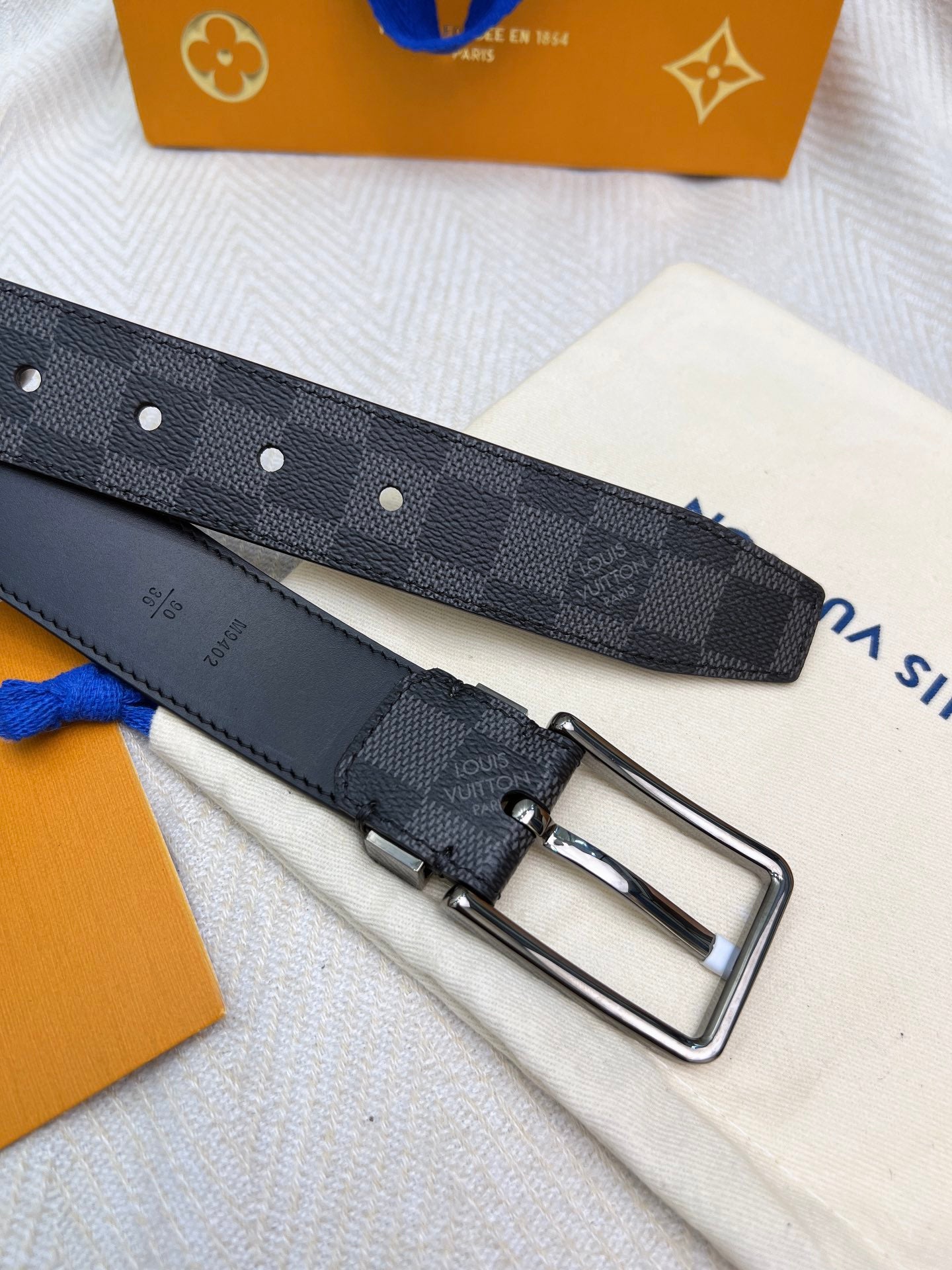 Belt-lv-26