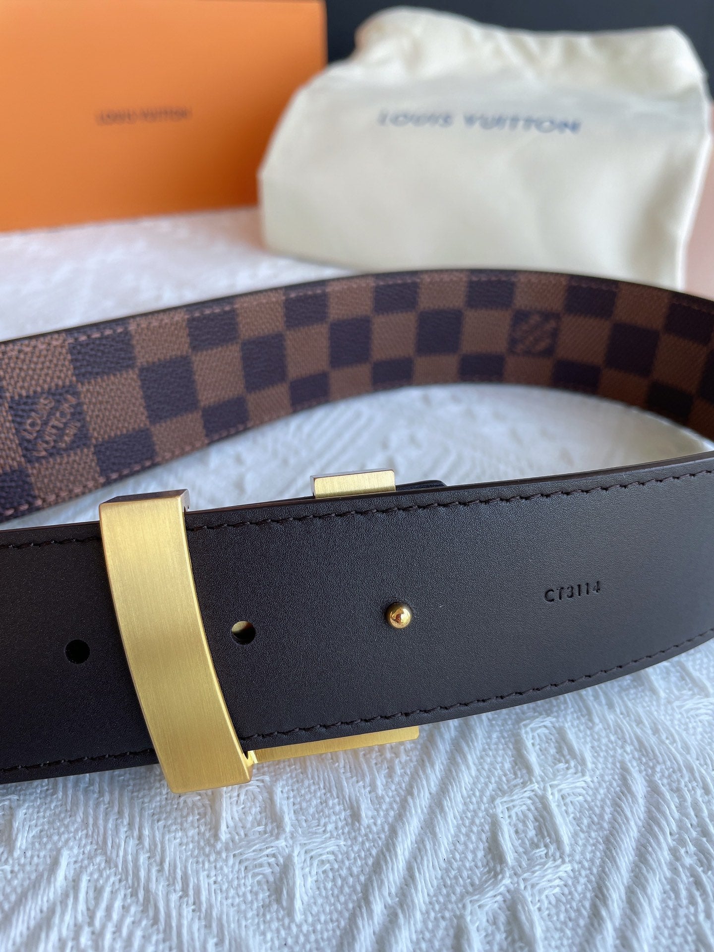 Belt-lv-28