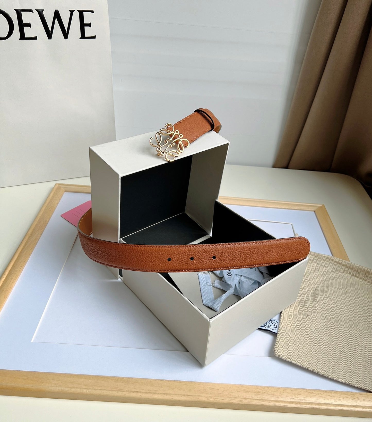 Belt-Loewe-01