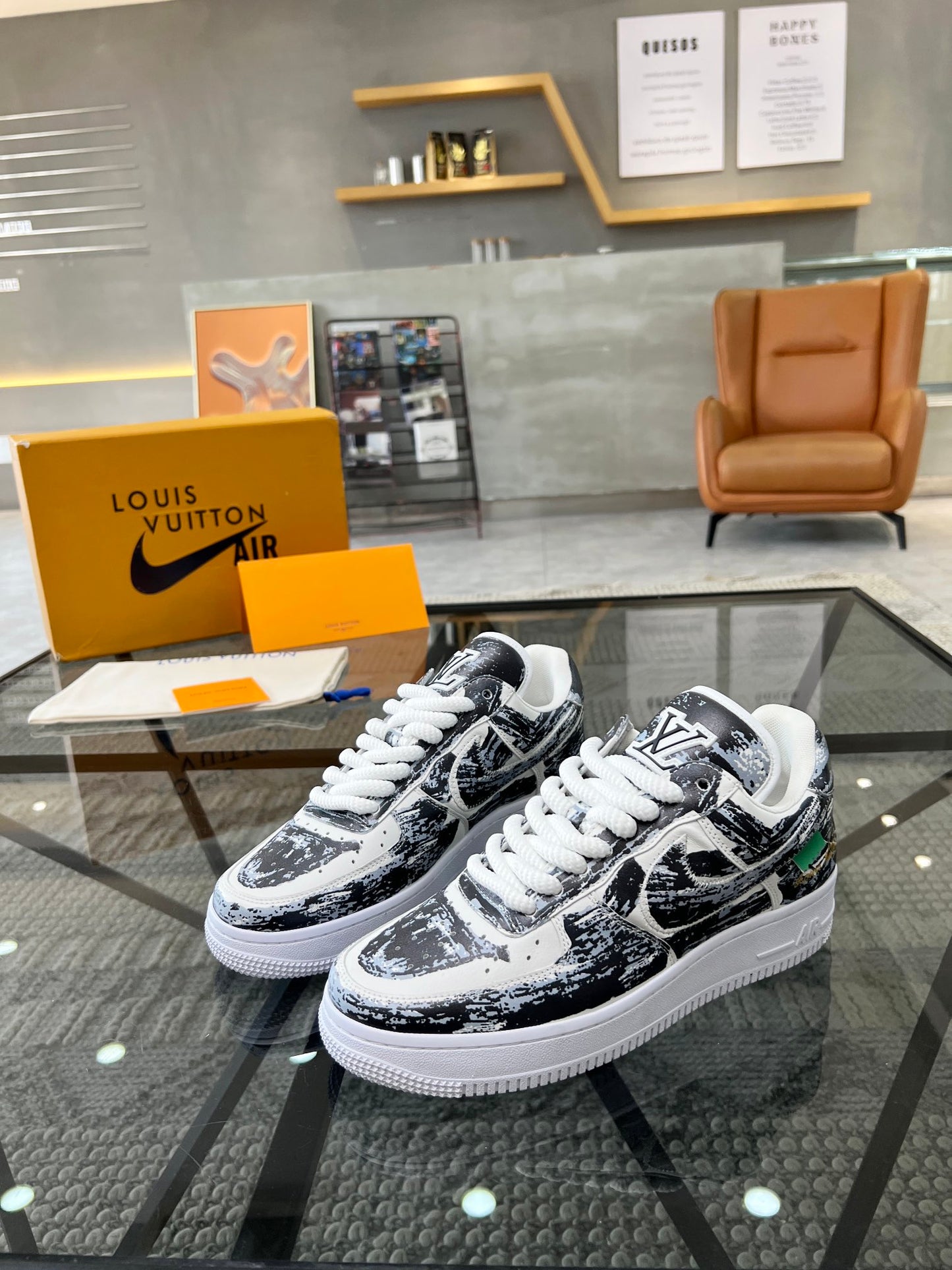 LV-102Shoes