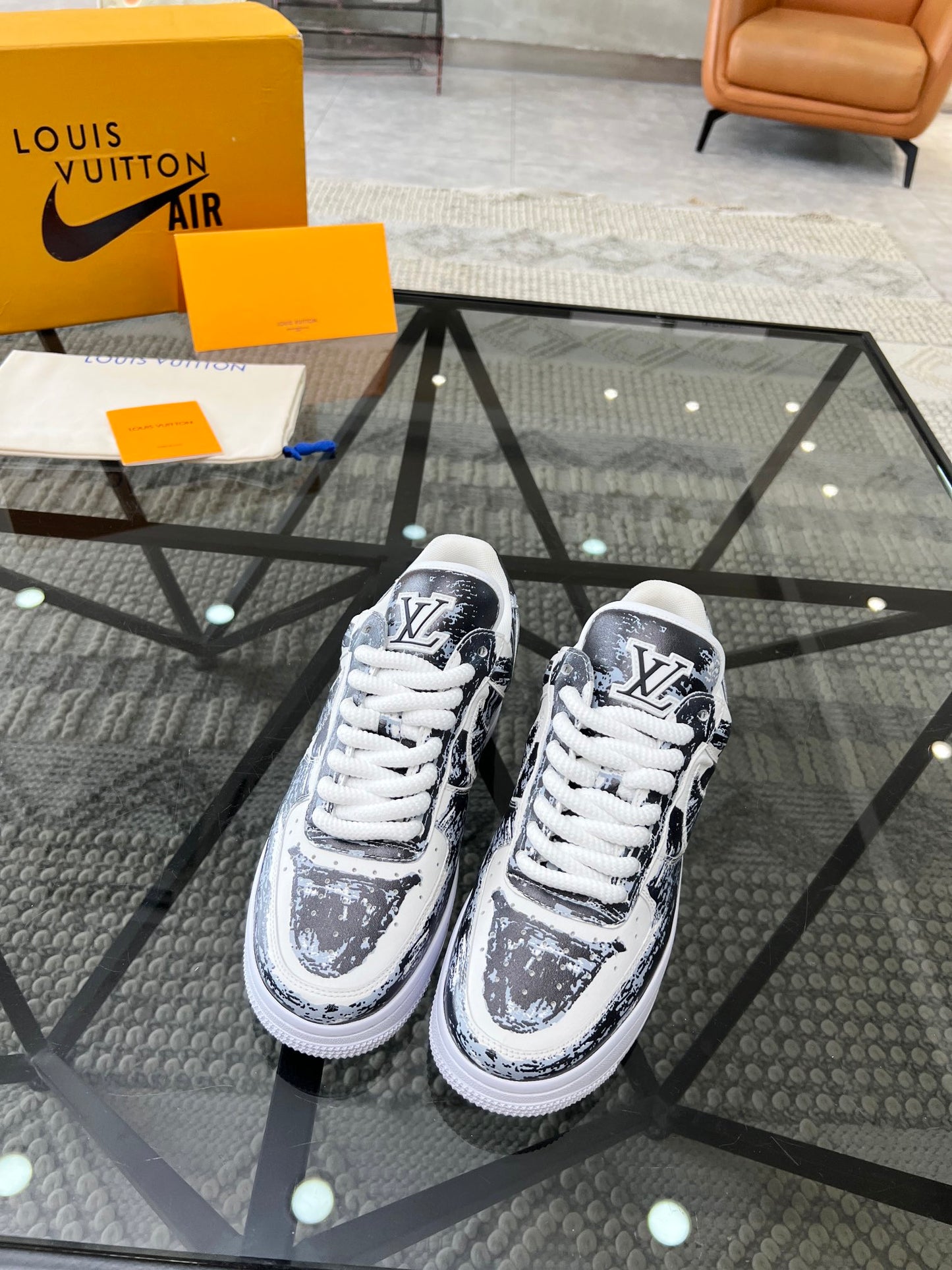 LV-102Shoes