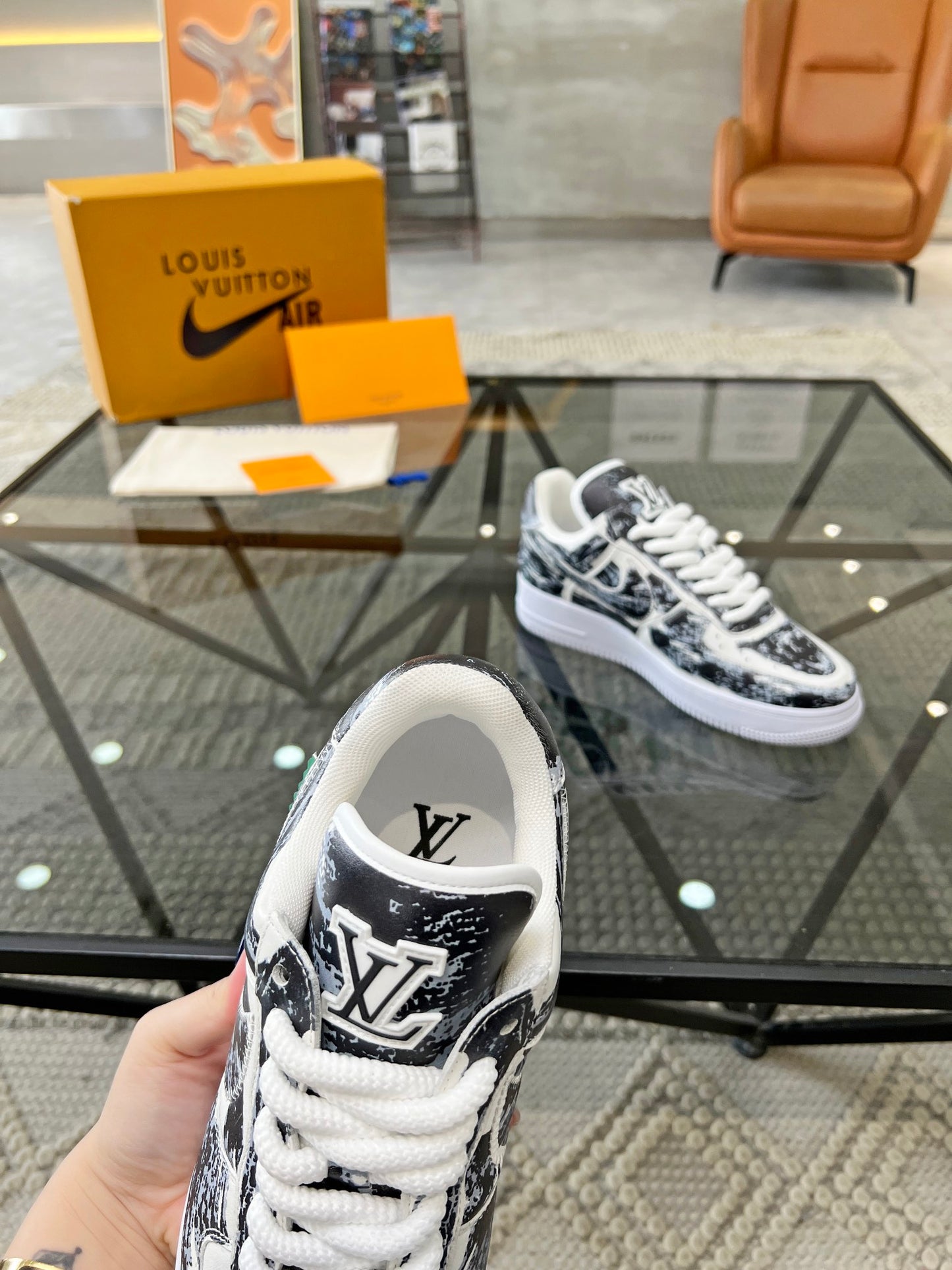 LV-102Shoes