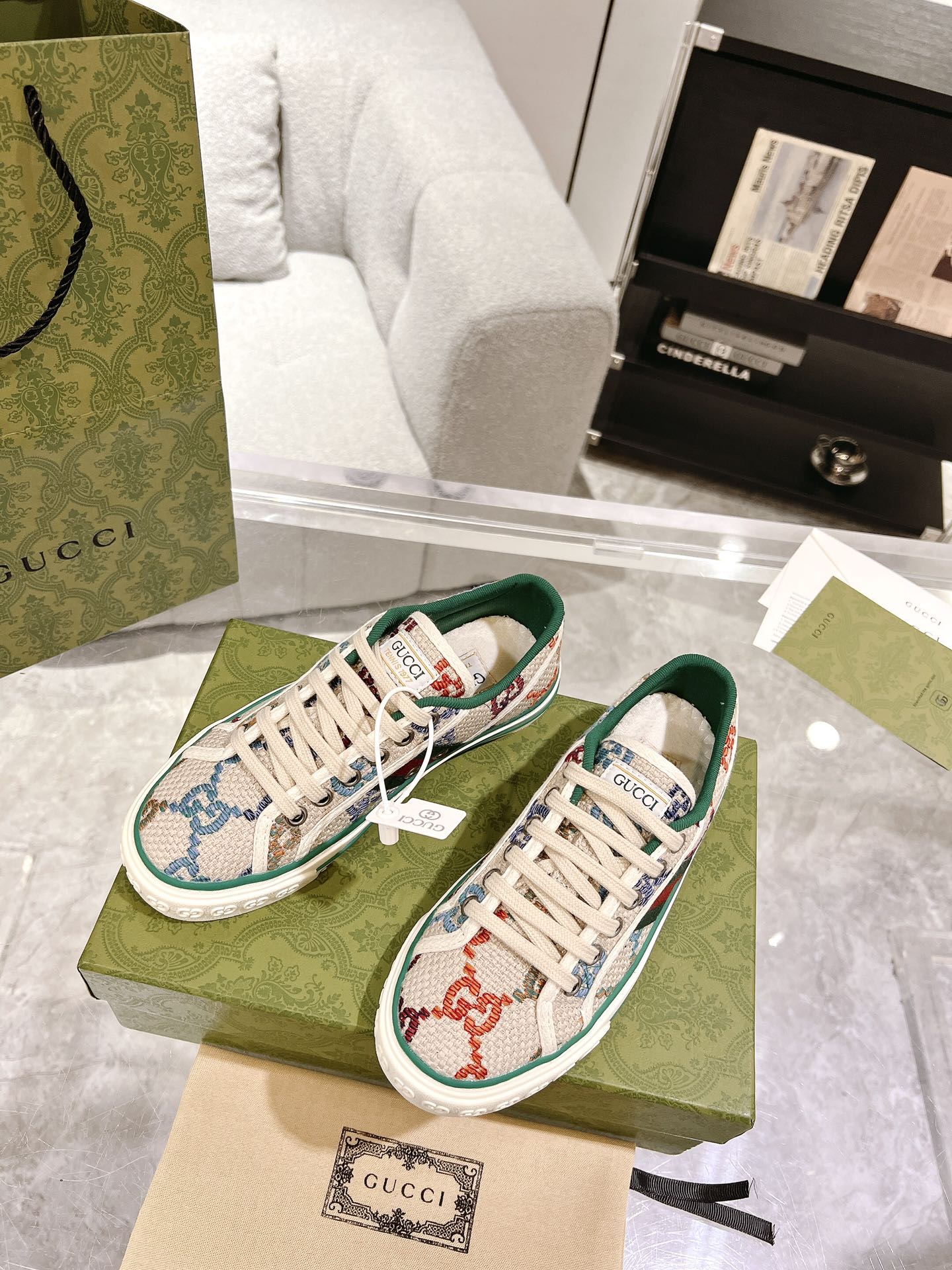 Gucci-013Shoes