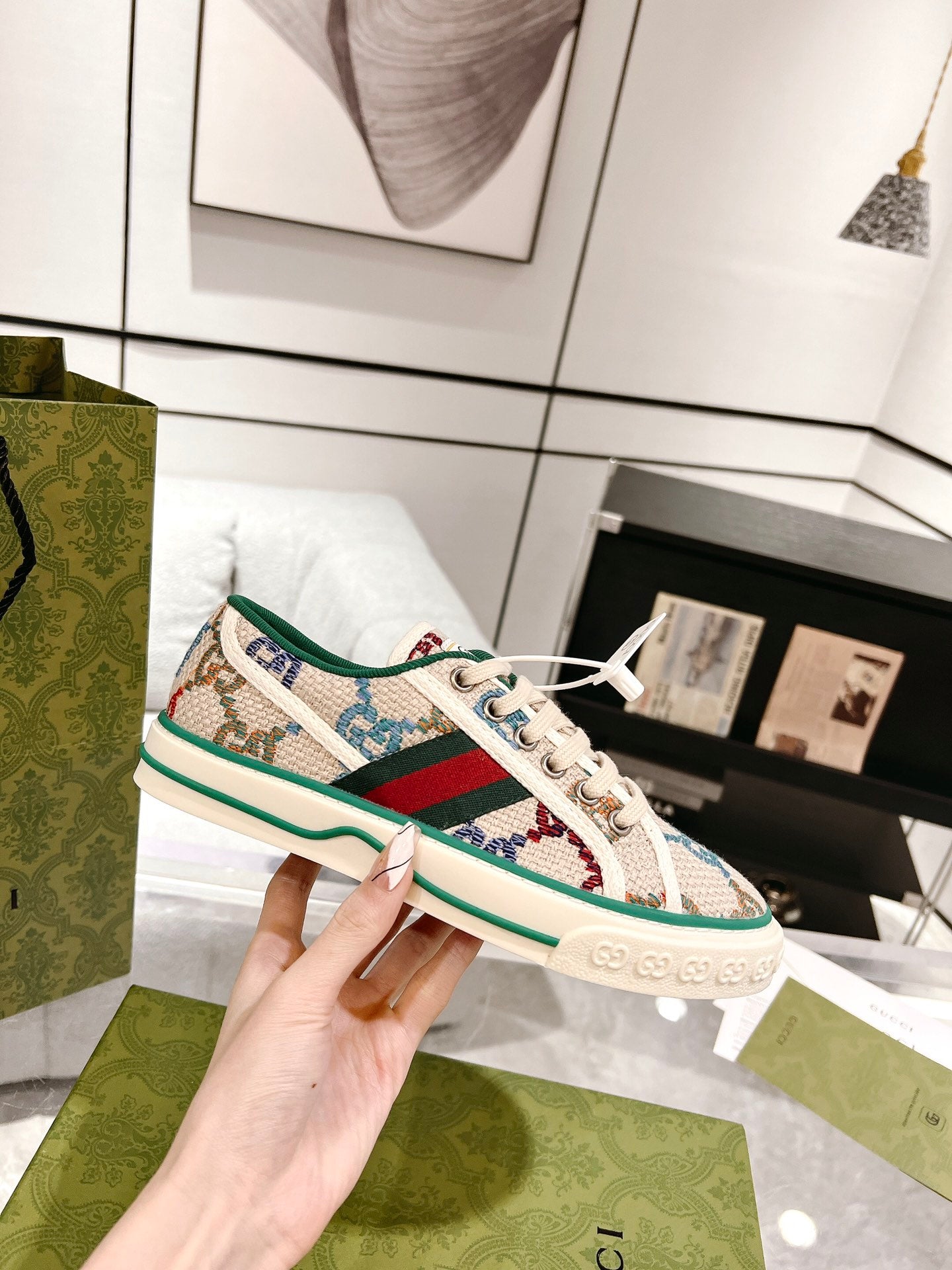 Gucci-013Shoes