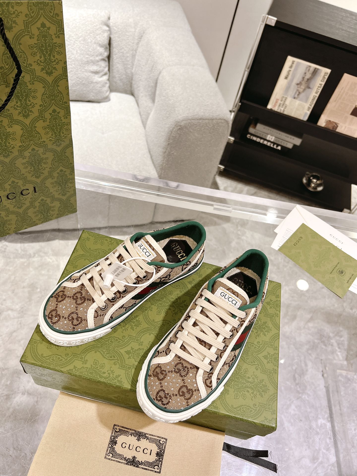 Gucci-011Shoes