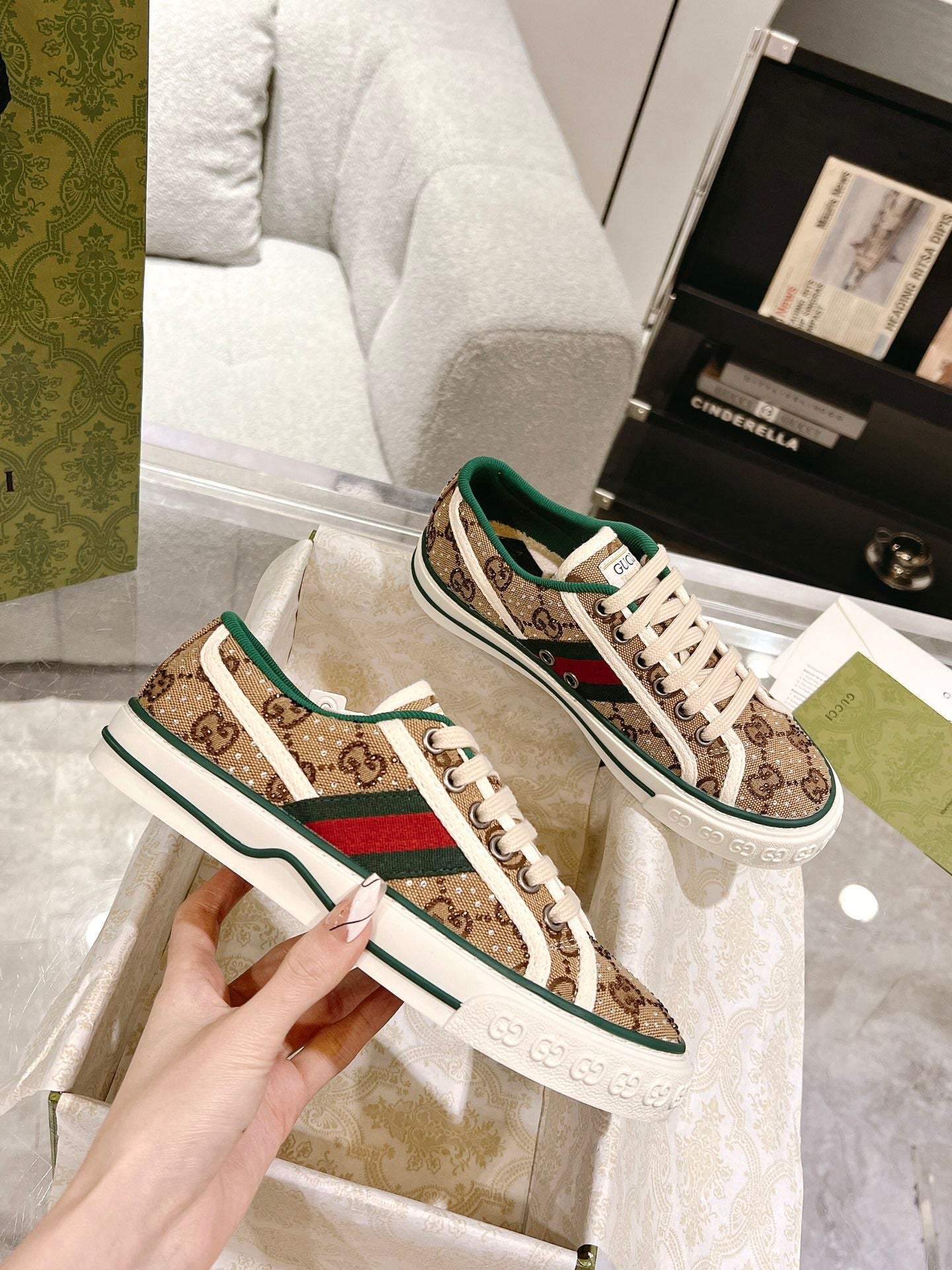 Gucci-011Shoes
