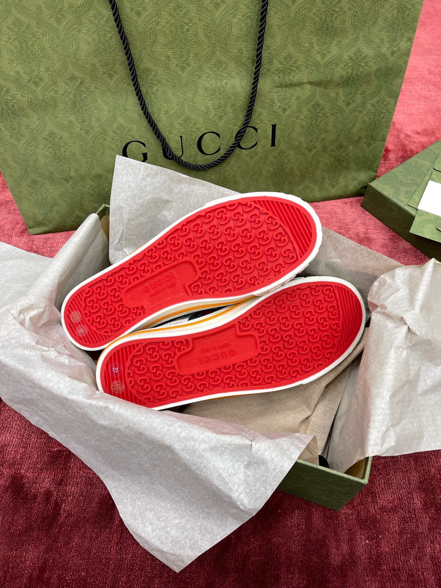 Gucci-020Shoes