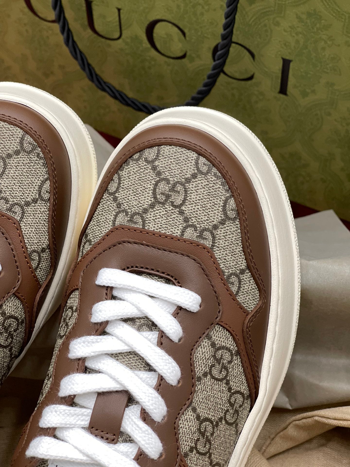 Gucci-023Shoes