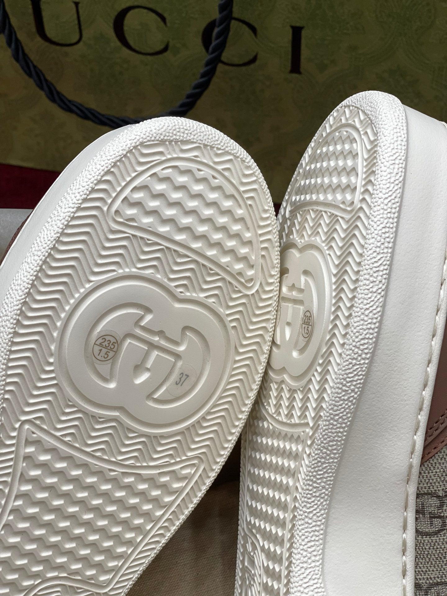 Gucci-023Shoes