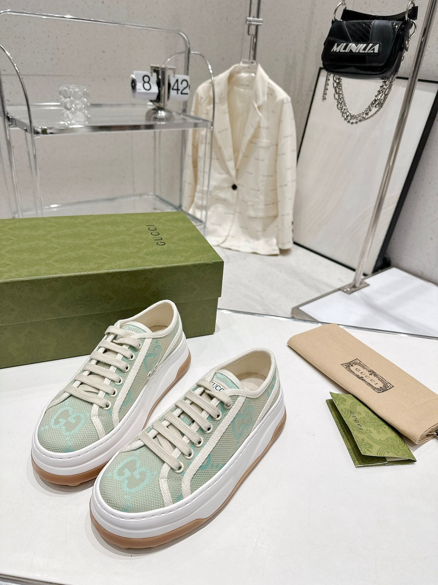 Gucci-031Shoes