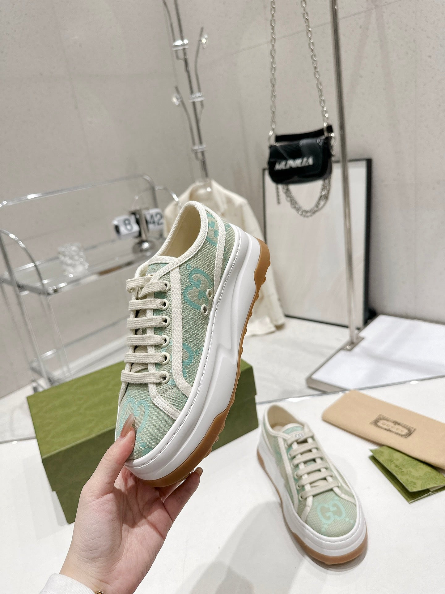 Gucci-031Shoes