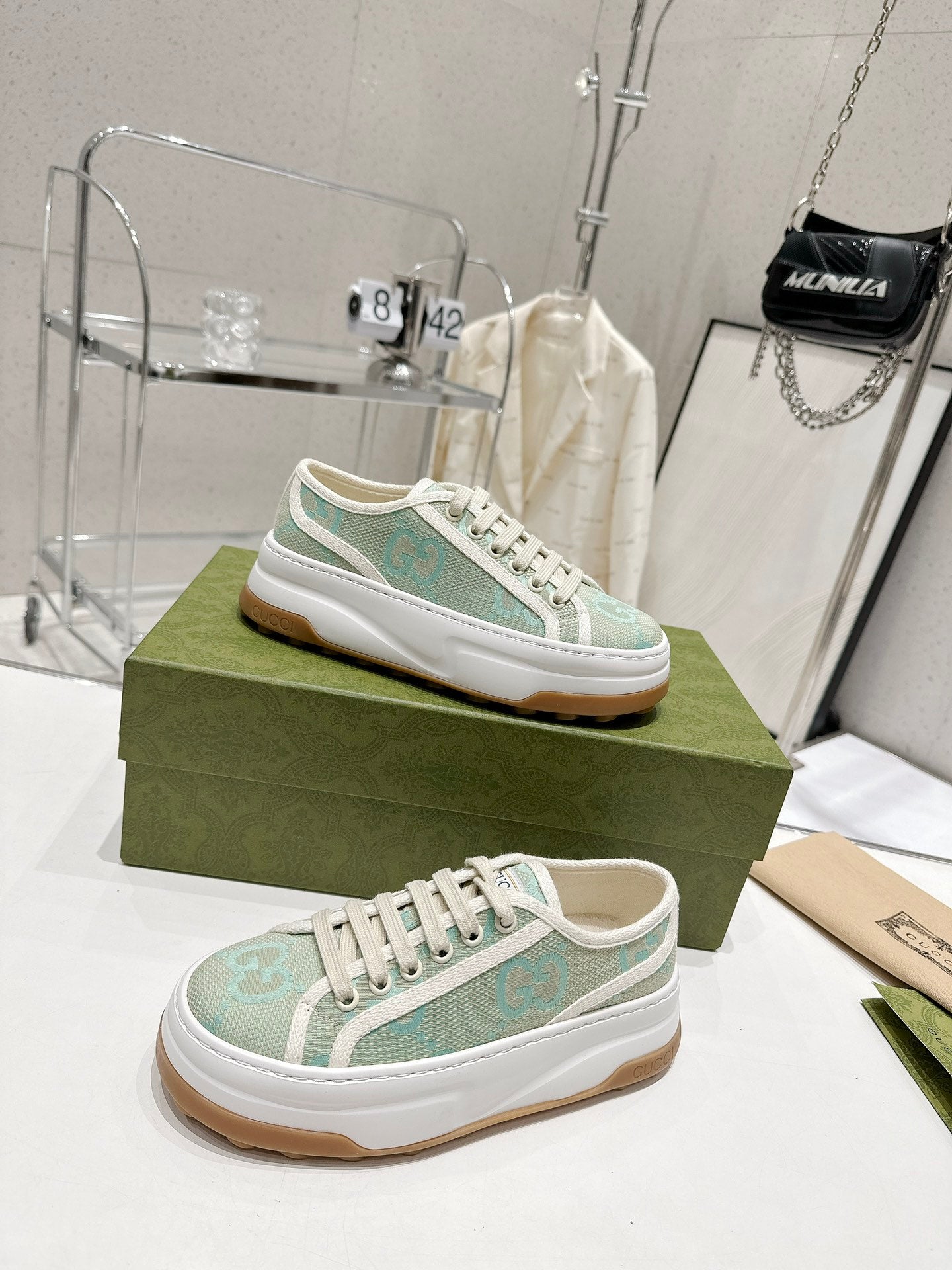 Gucci-031Shoes