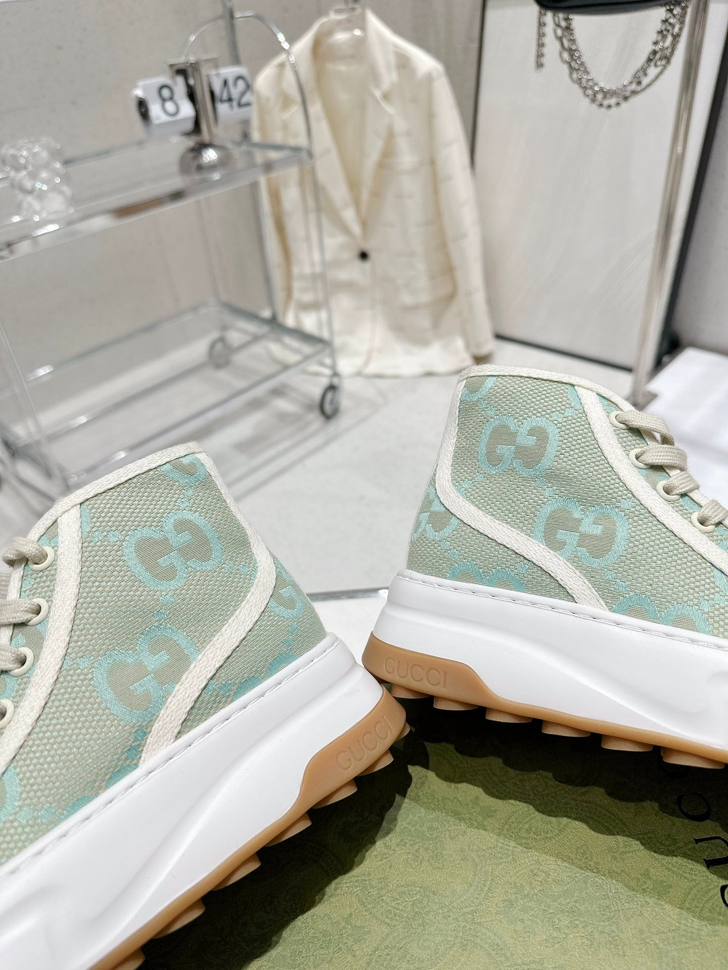 Gucci-032Shoes