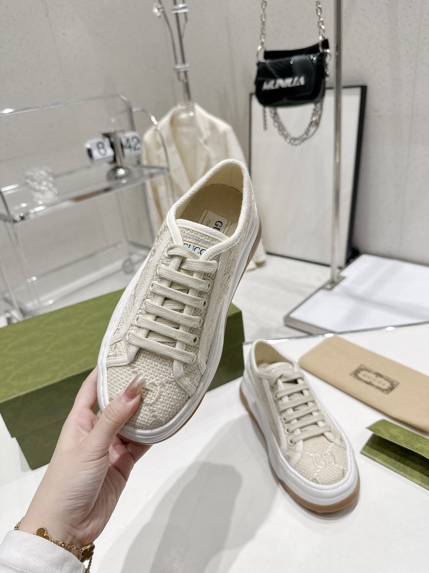 Gucci-033Shoes