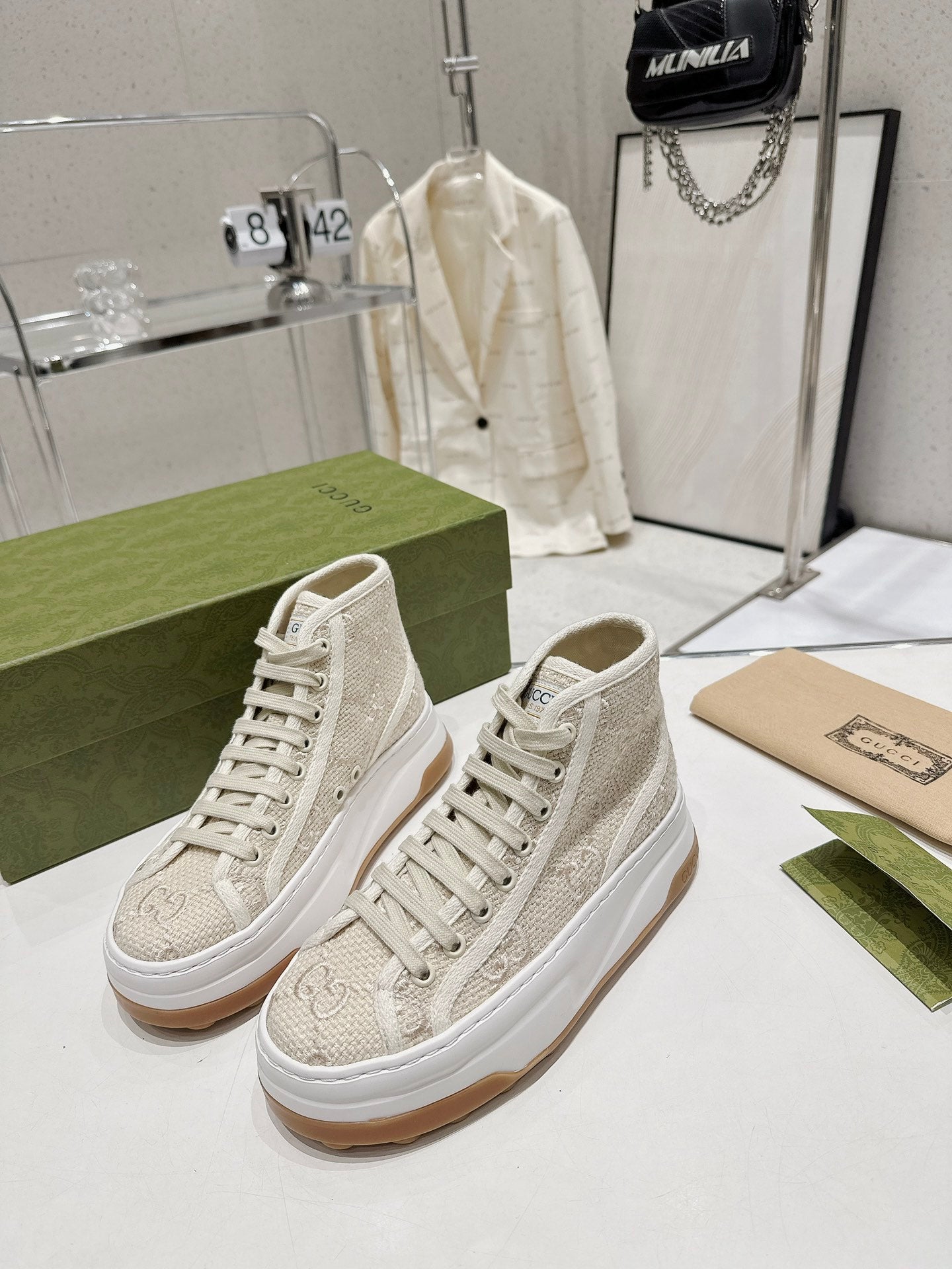 Gucci-034Shoes