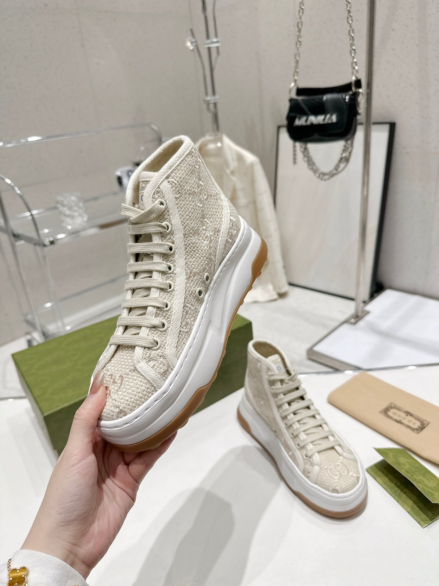 Gucci-034Shoes