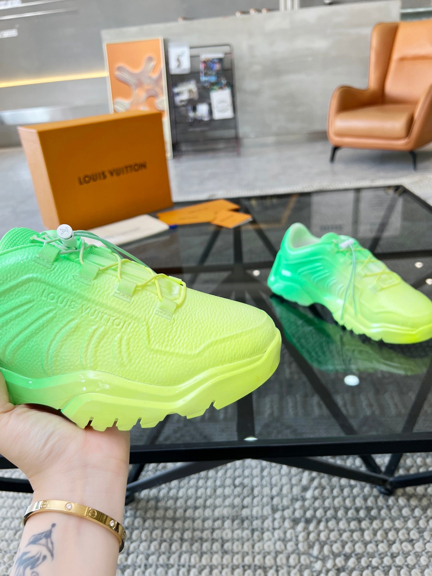 LV-110shoes